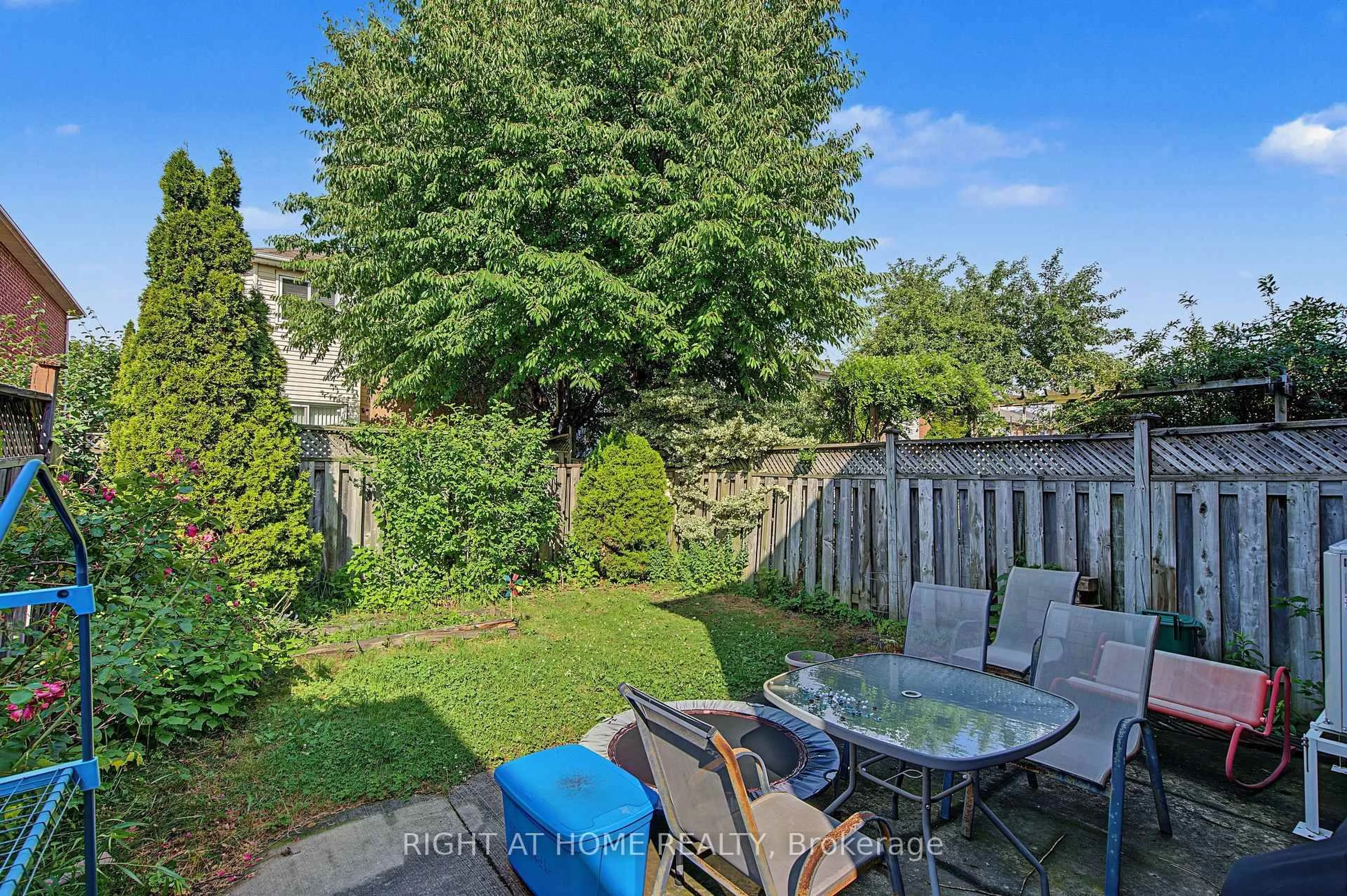 Patio, unknown for 5531 Whistler Cres, Mississauga Ontario L4Z 3R7