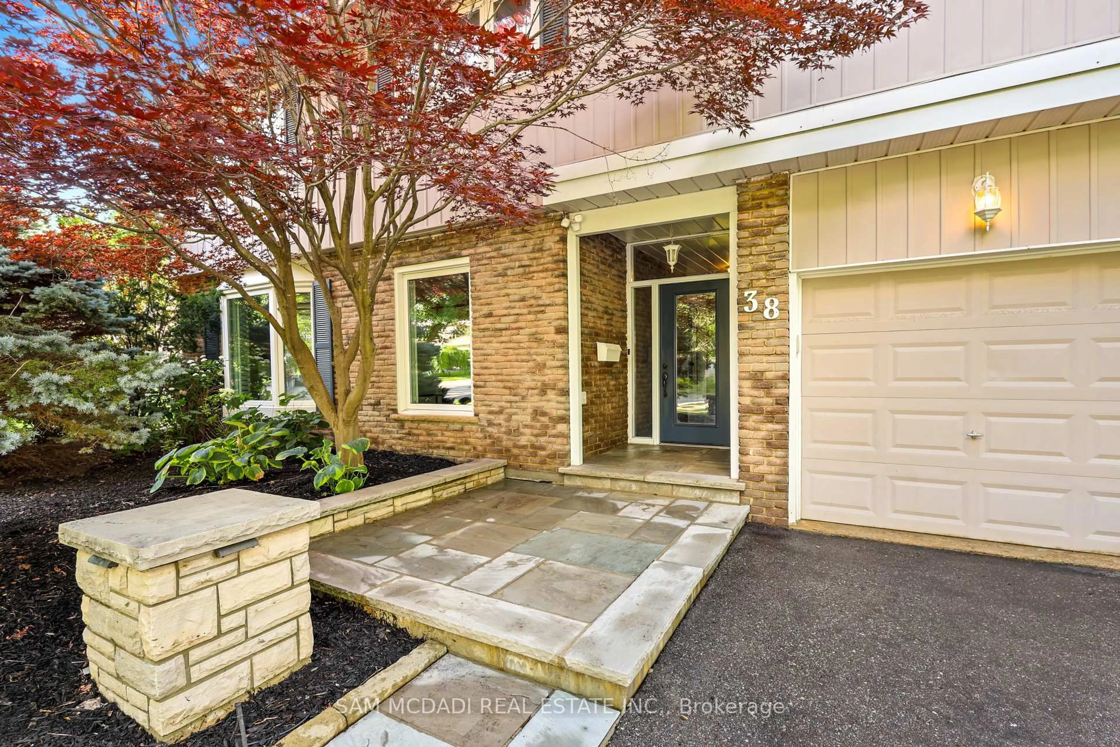 Unknown for 38 Kenninghall Blvd, Mississauga Ontario L5N 1J4