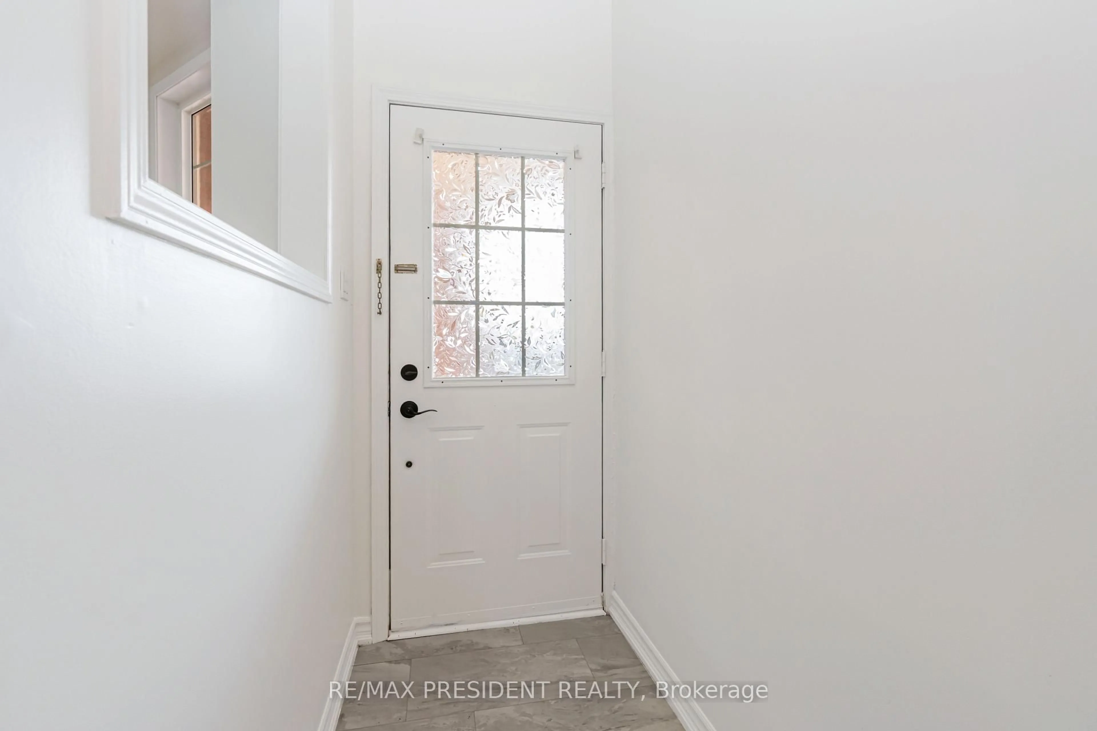 Indoor entryway for 162 Albright Rd, Brampton Ontario L6X 5E3