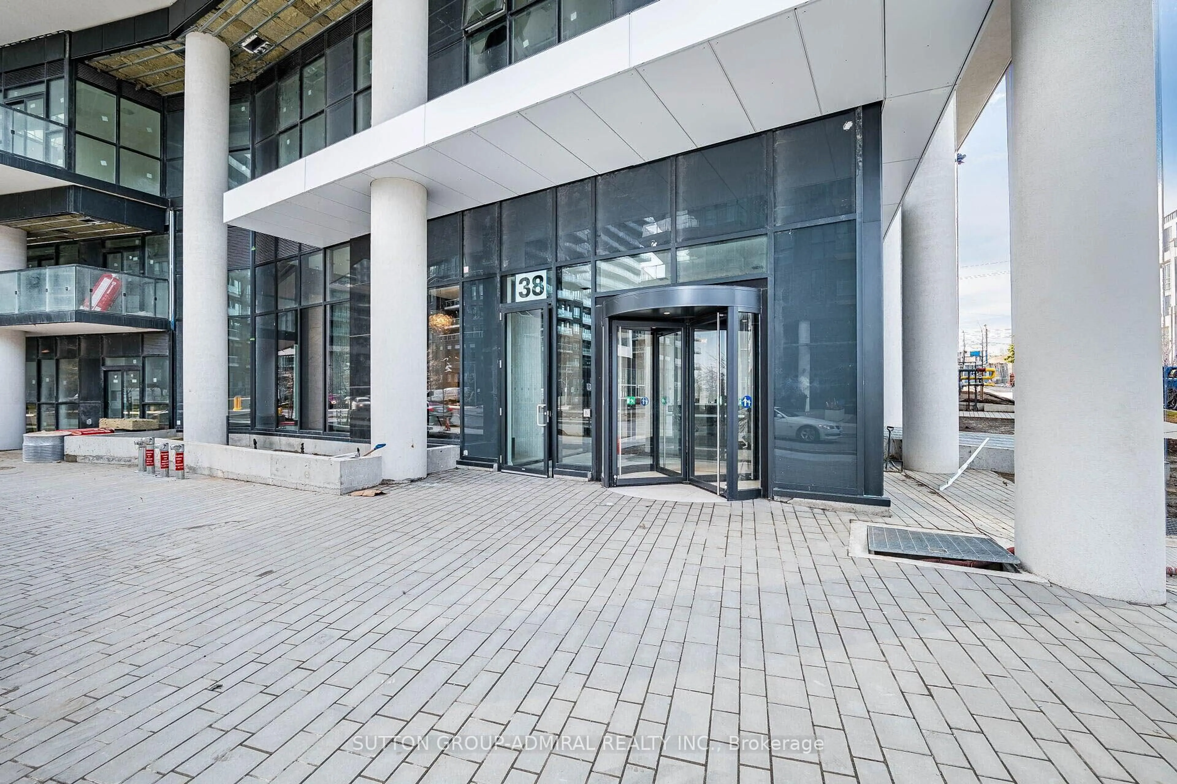 Indoor foyer for 38 Annie Craig Dr #2205, Toronto Ontario M8V 0A8