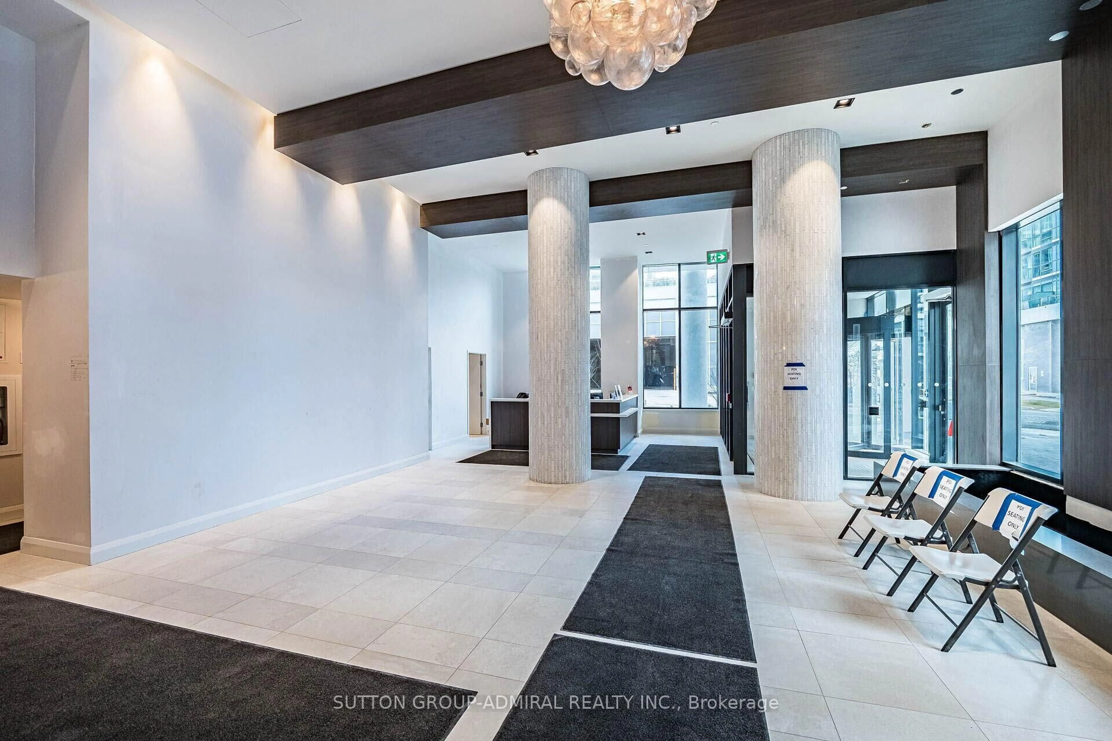 Indoor foyer for 38 Annie Craig Dr #2205, Toronto Ontario M8V 0A8