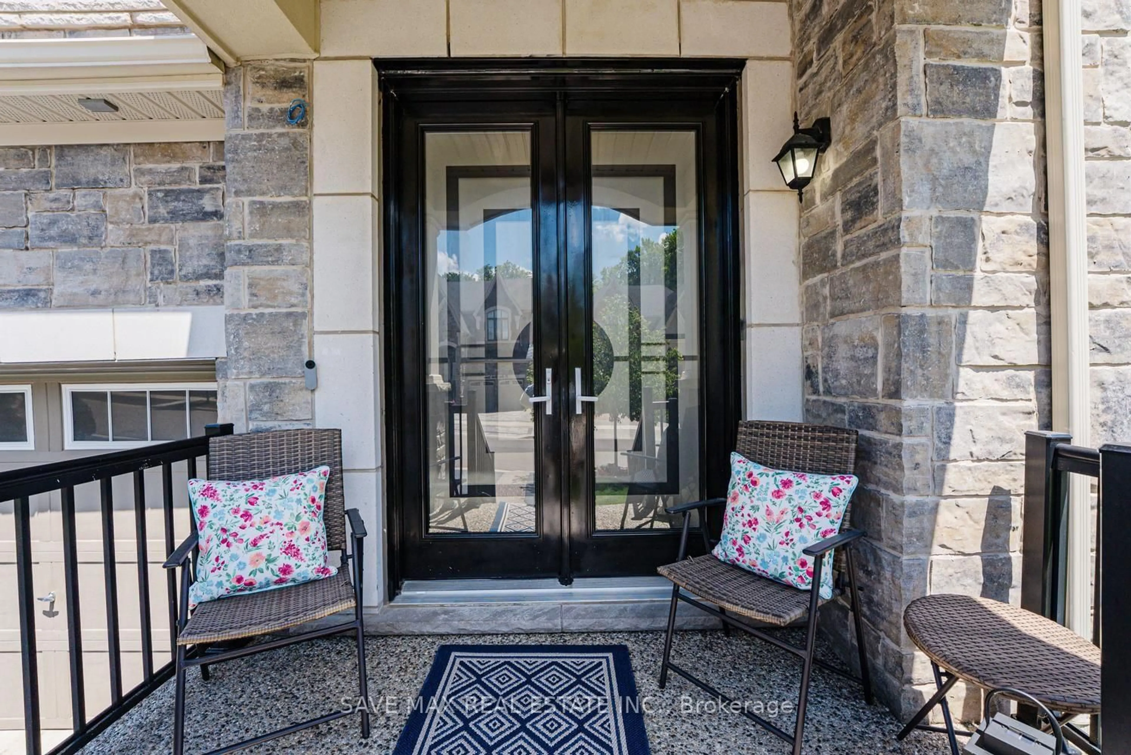 Indoor entryway for 19 Daisy Meadow Cres, Caledon Ontario L7C 4G4