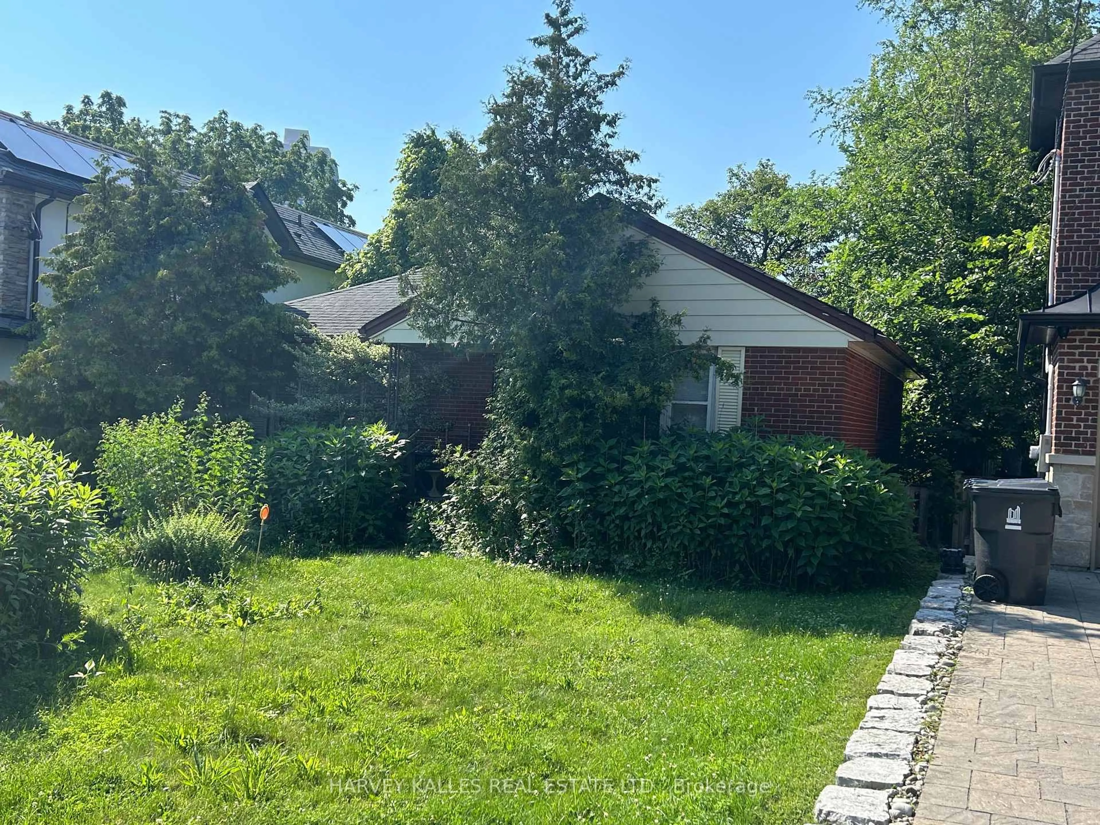 A pic from outside/outdoor area/front of a property/back of a property/a pic from drone, street for 9 Downing St, Toronto Ontario M9B 1E9