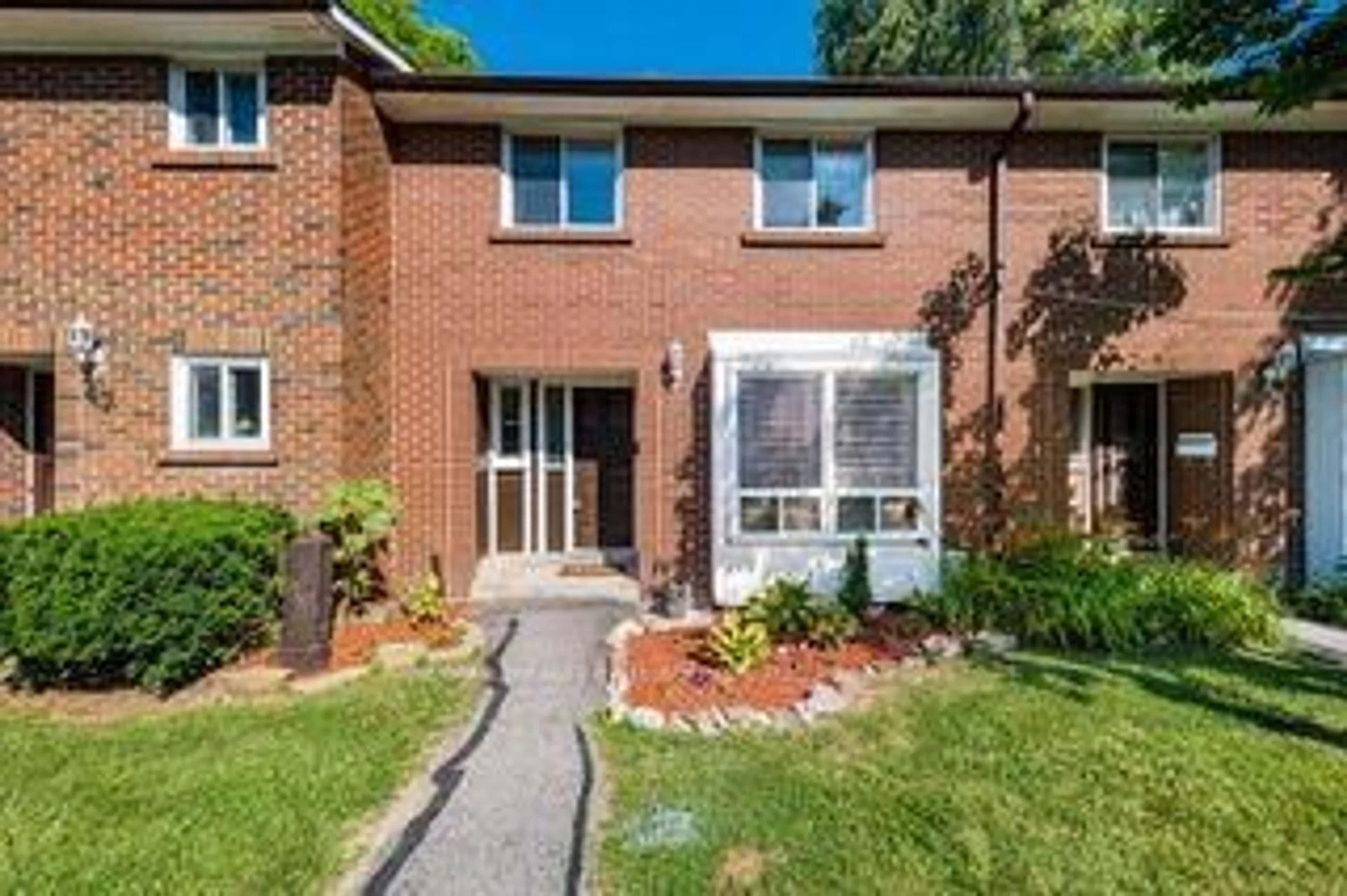 Home with brick exterior material, street for 3065 Lenester Dr #46, Mississauga Ontario L5C 2B8