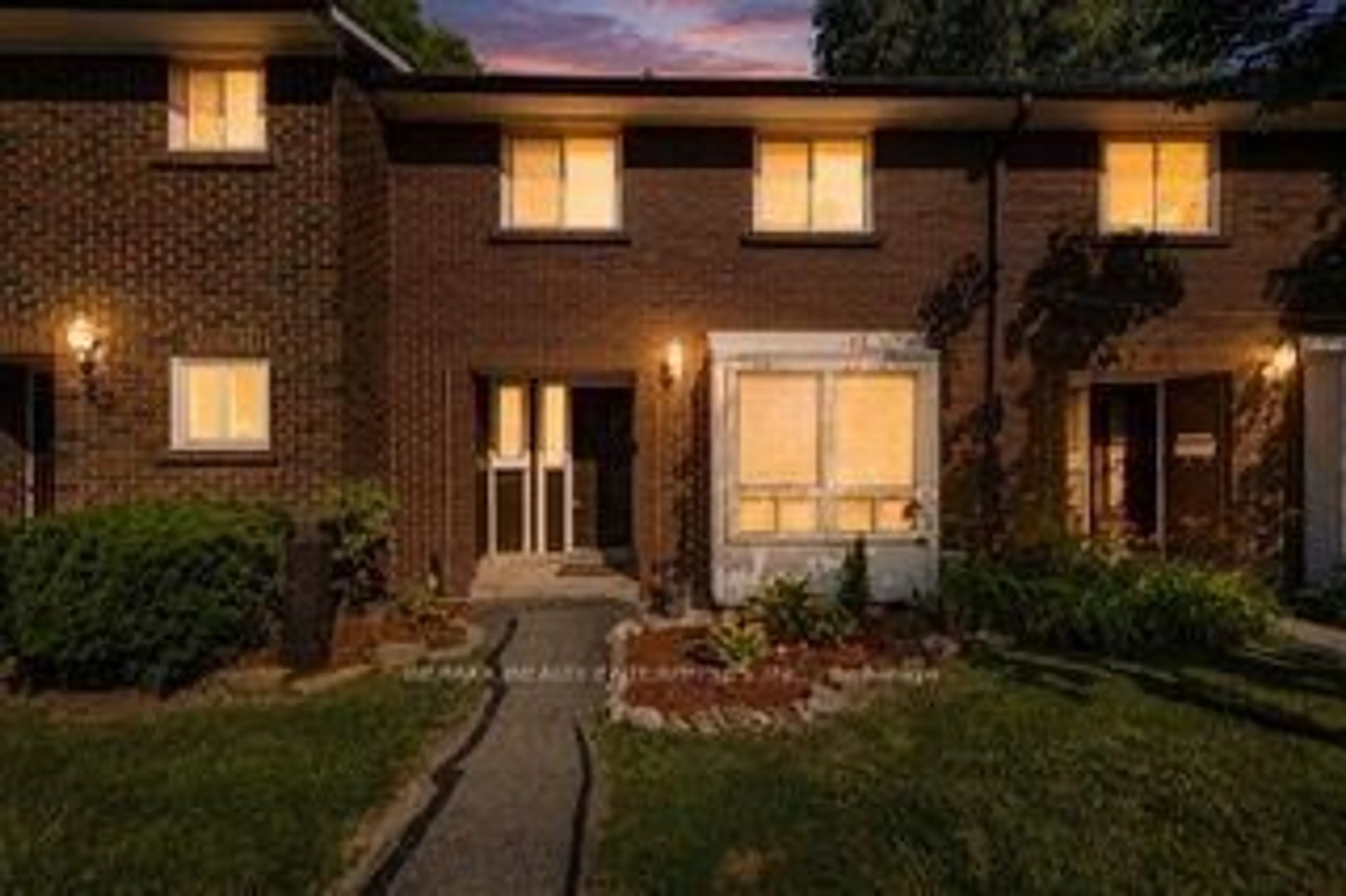 Home with brick exterior material, street for 3065 Lenester Dr #46, Mississauga Ontario L5C 2B8
