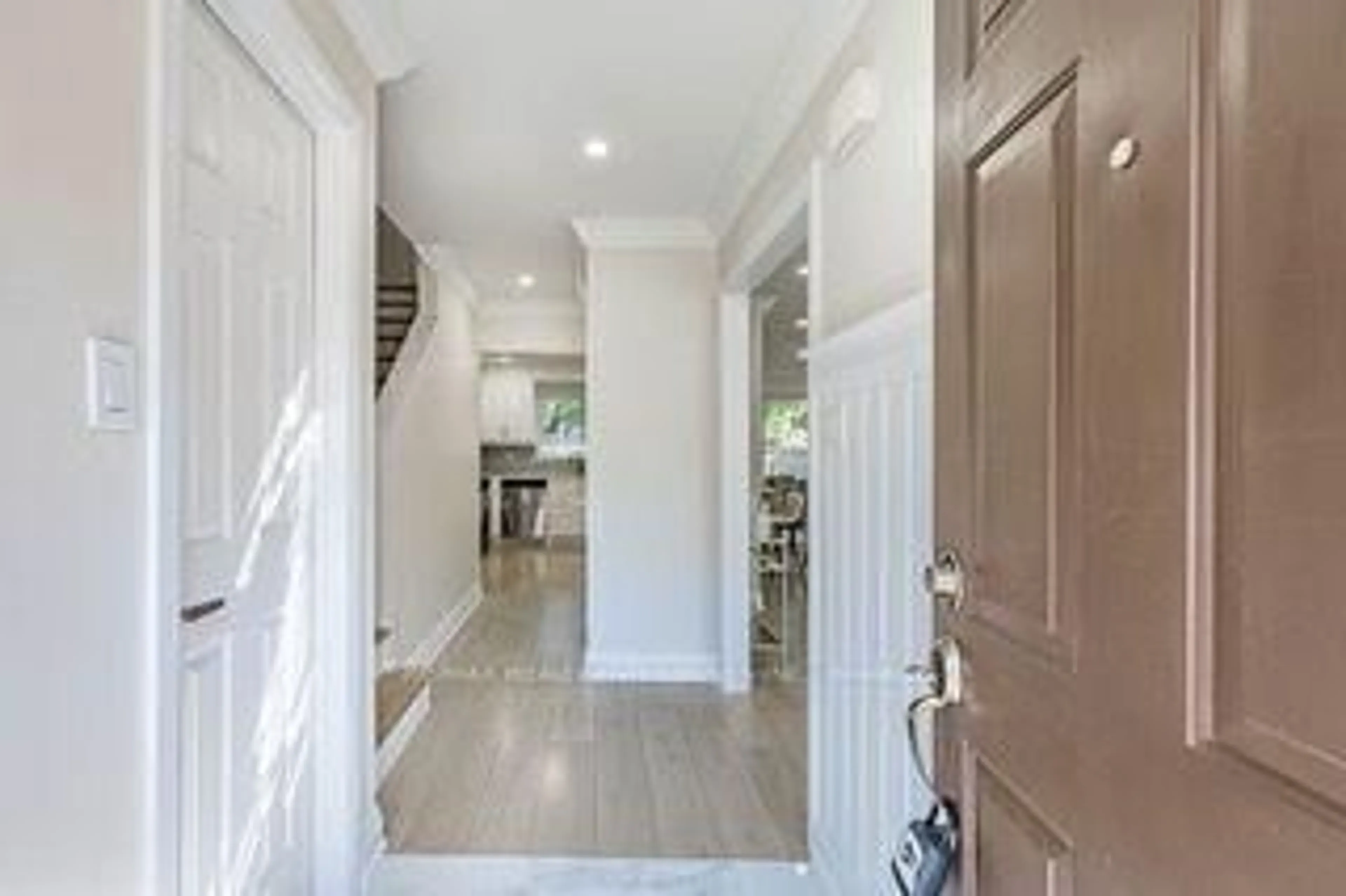 Indoor entryway for 3065 Lenester Dr #46, Mississauga Ontario L5C 2B8