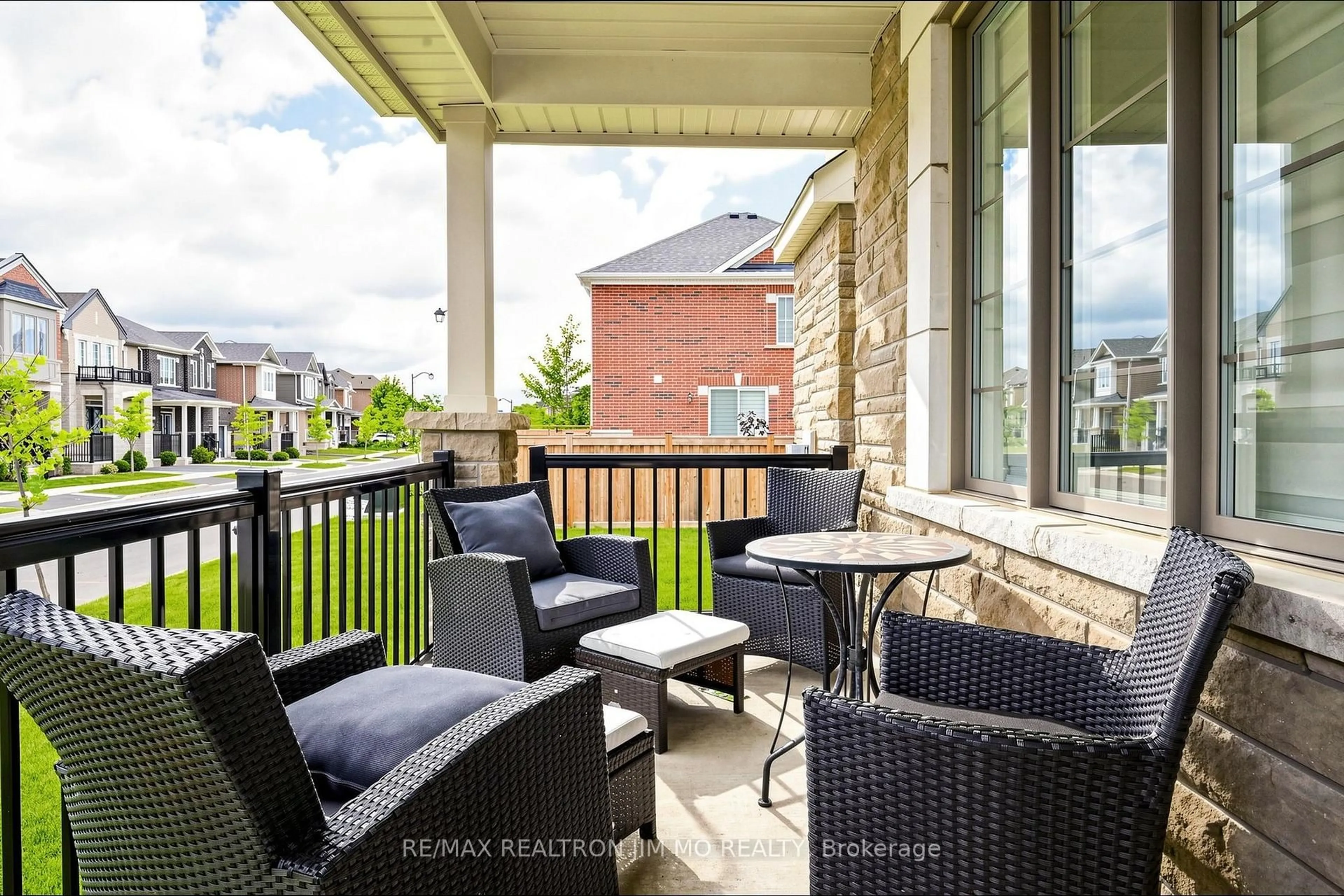 Patio, unknown for 476 Kennedy Circ, Milton Ontario L9E 2C4