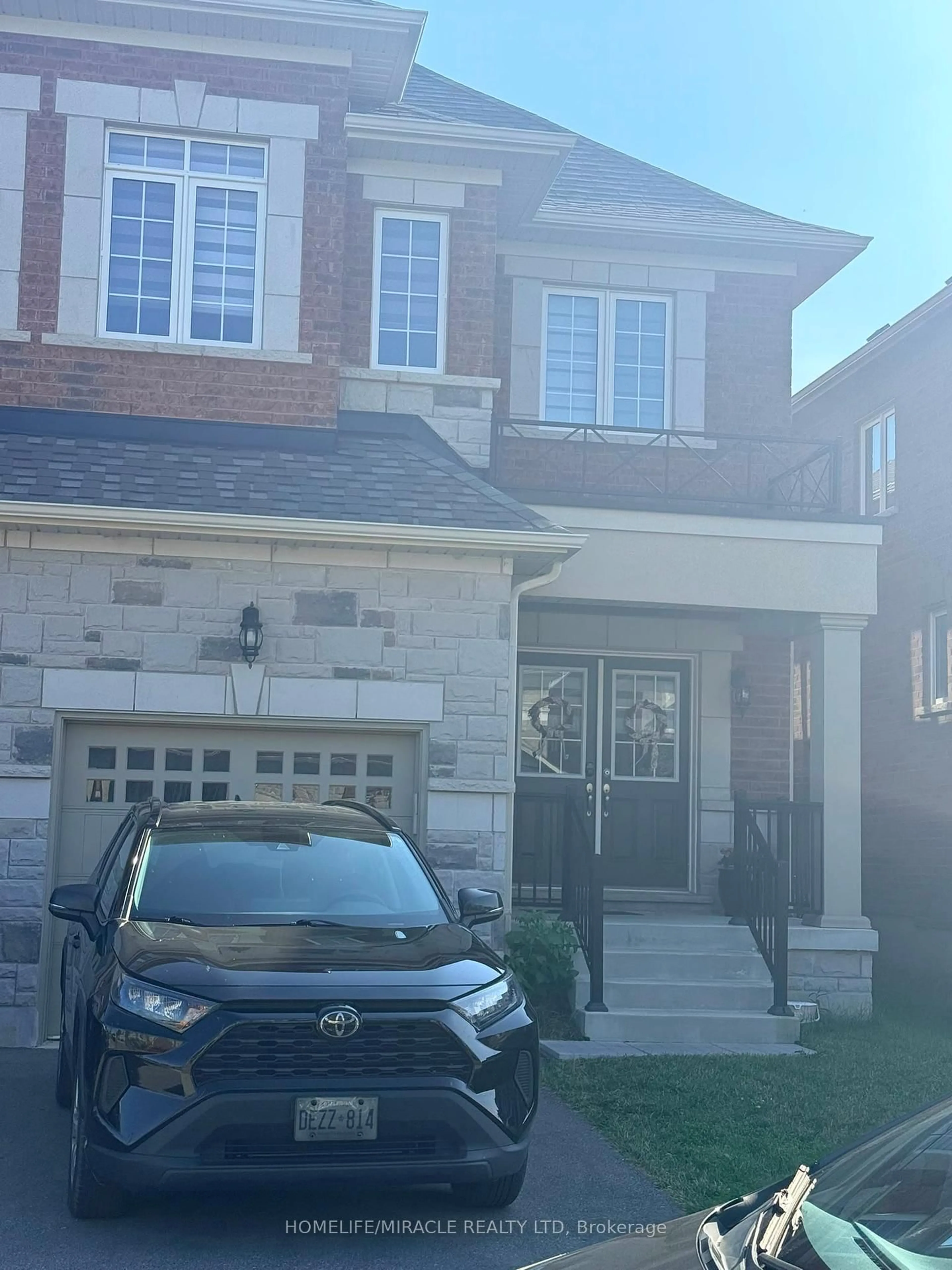 Home with brick exterior material, street for 33 Overstone Rd, Halton Hills Ontario L7G 0M9