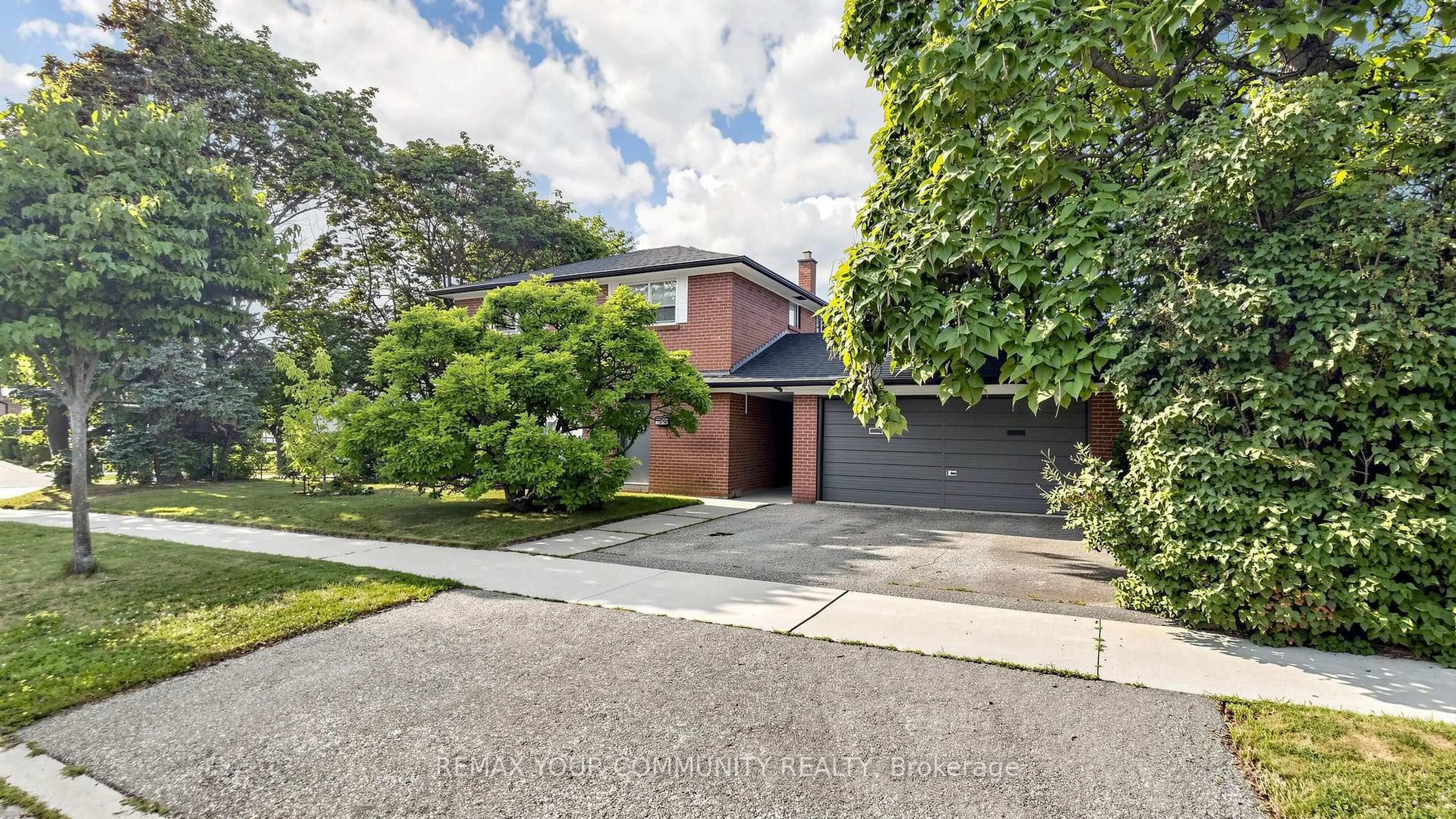 A pic from outside/outdoor area/front of a property/back of a property/a pic from drone, street for 61 Norfield Cres, Toronto Ontario M9W 1X5