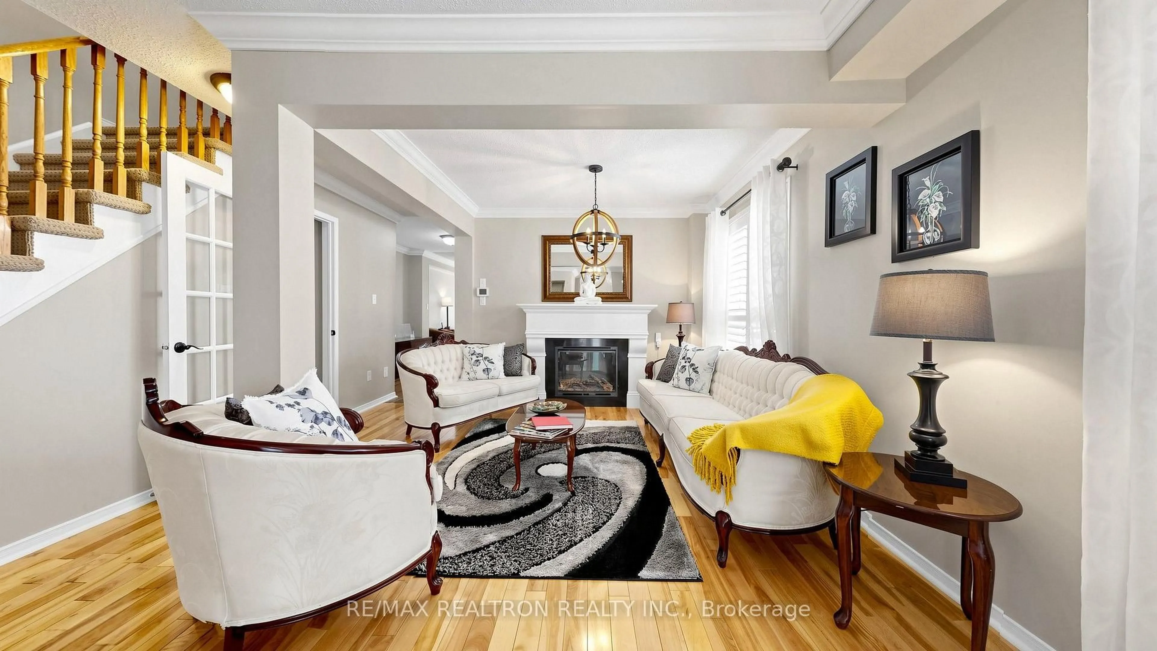 Living room with furniture, unknown for 1225 Houston Dr, Milton Ontario L9T 6G4
