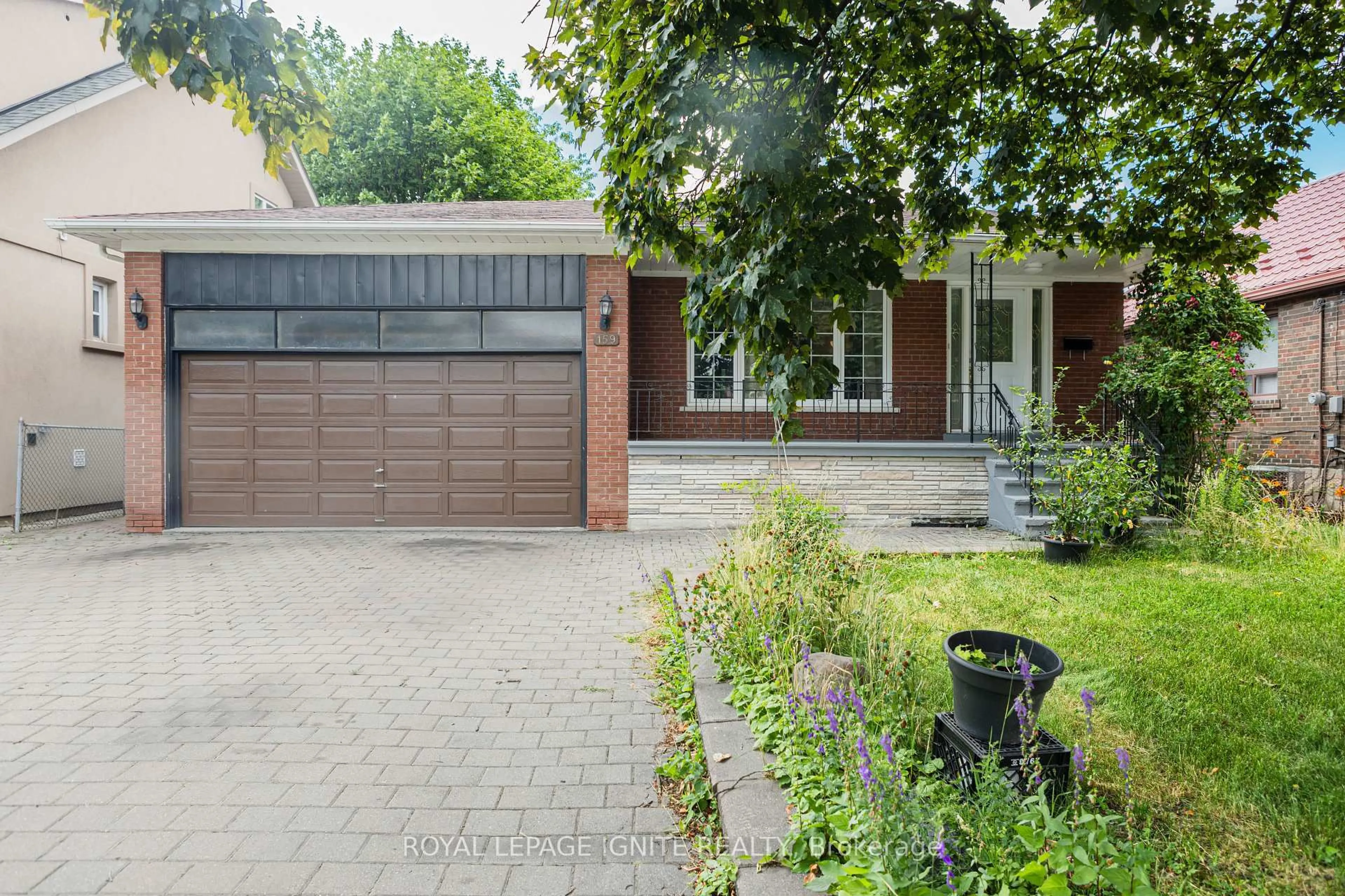 Home with brick exterior material, street for 159 Church St, Toronto Ontario M5B 1Y4