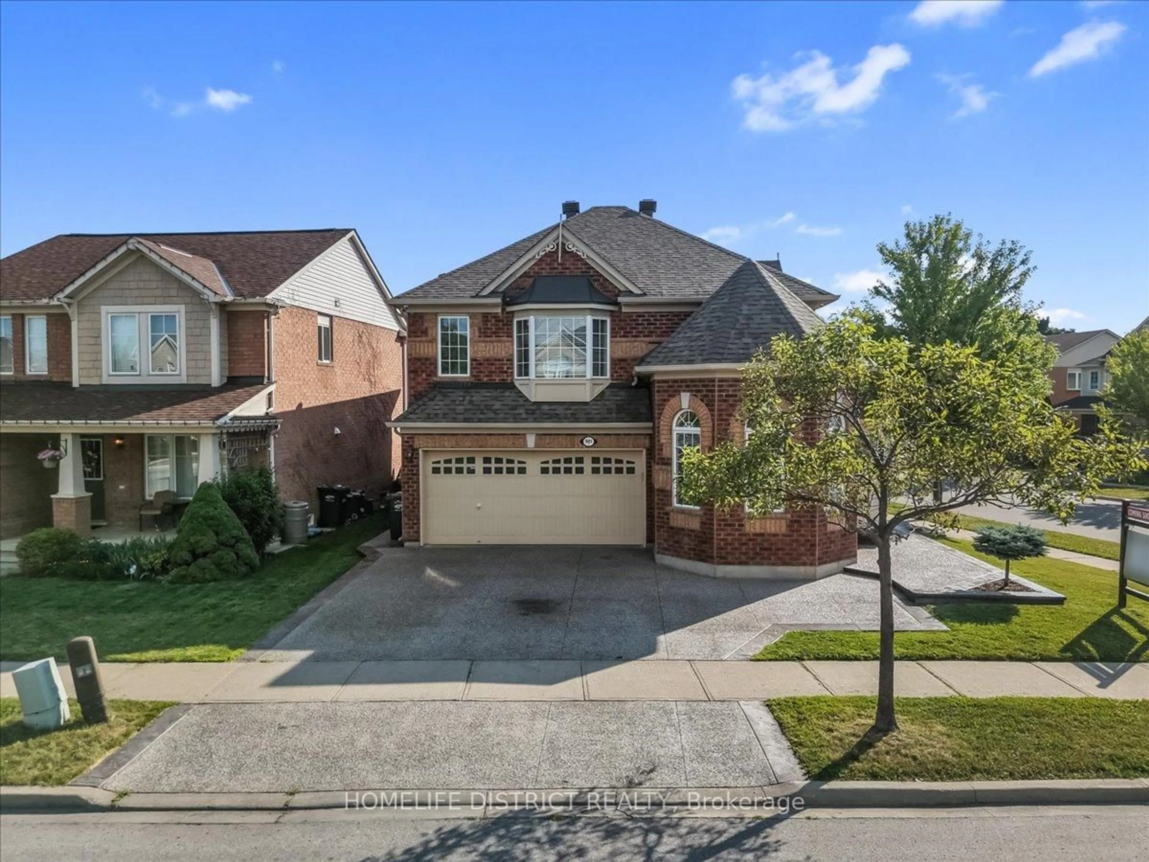 Home with brick exterior material, street for 901 BENNETT Blvd, Milton Ontario L9T 6X5