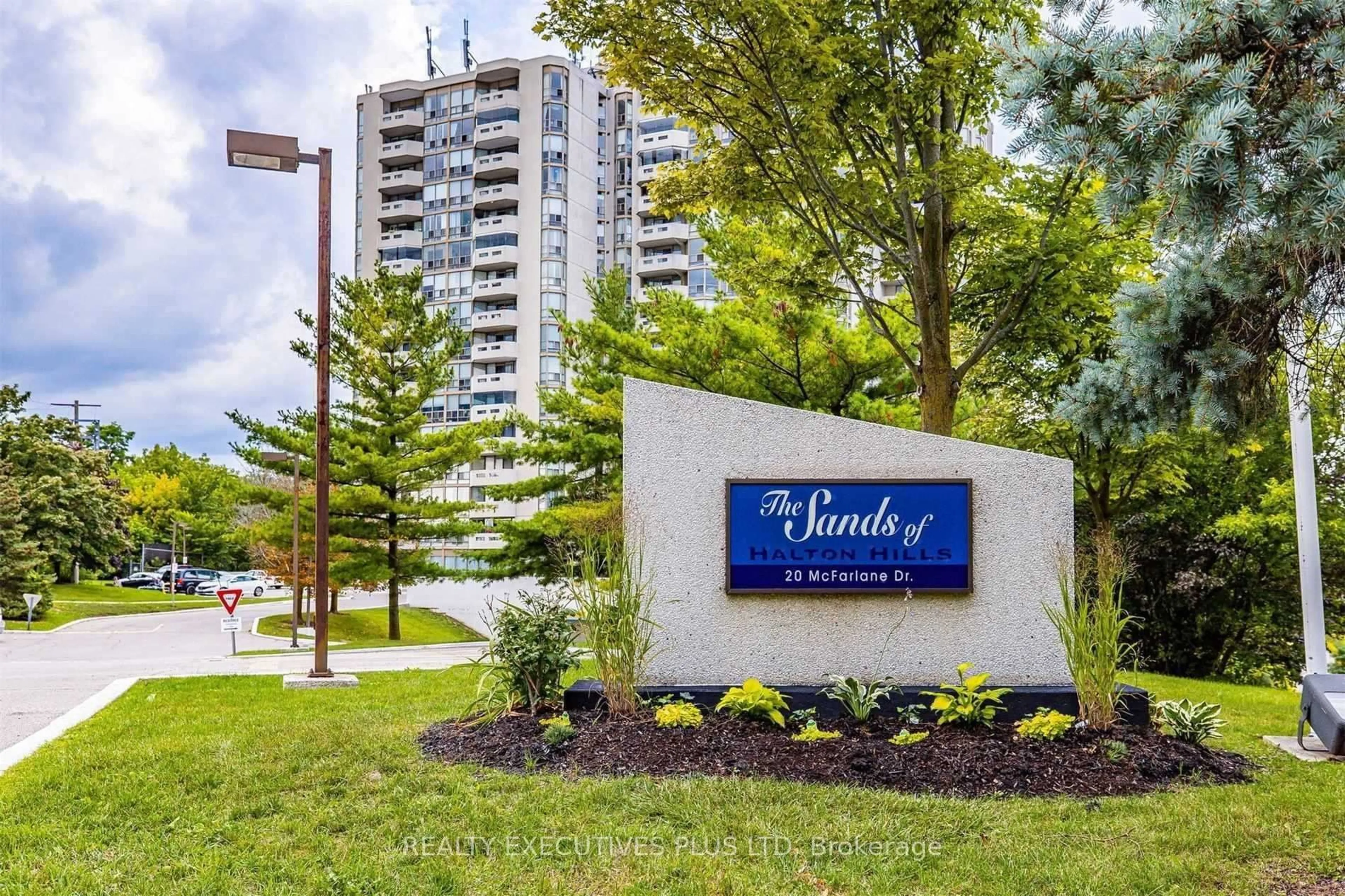 Indoor entryway for 20 Mcfarlane Dr #603, Halton Hills Ontario L7G 5J8