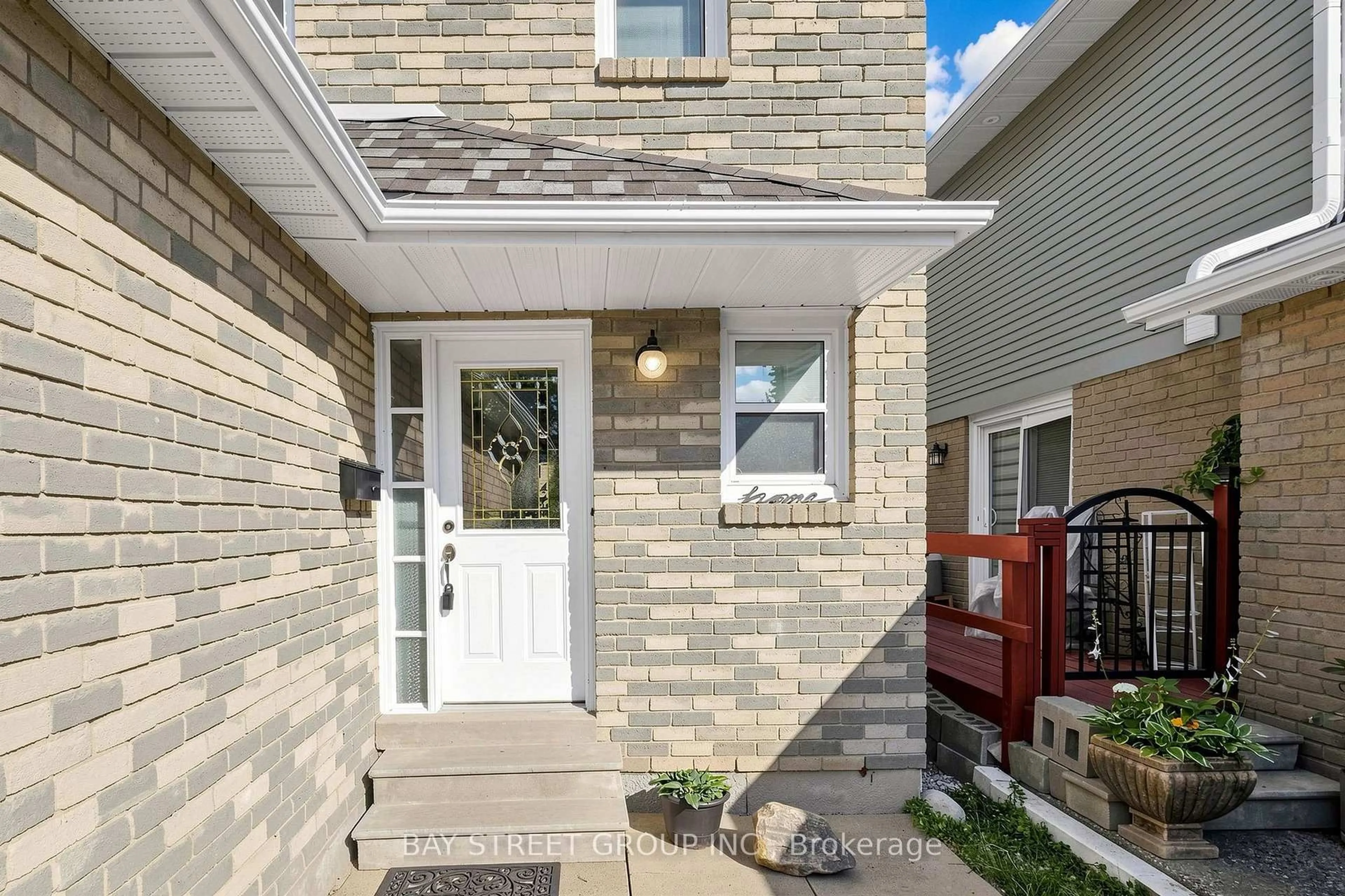 Home with brick exterior material, street for 10 Peelton Heights Rd, Brampton Ontario L6Y 2J2
