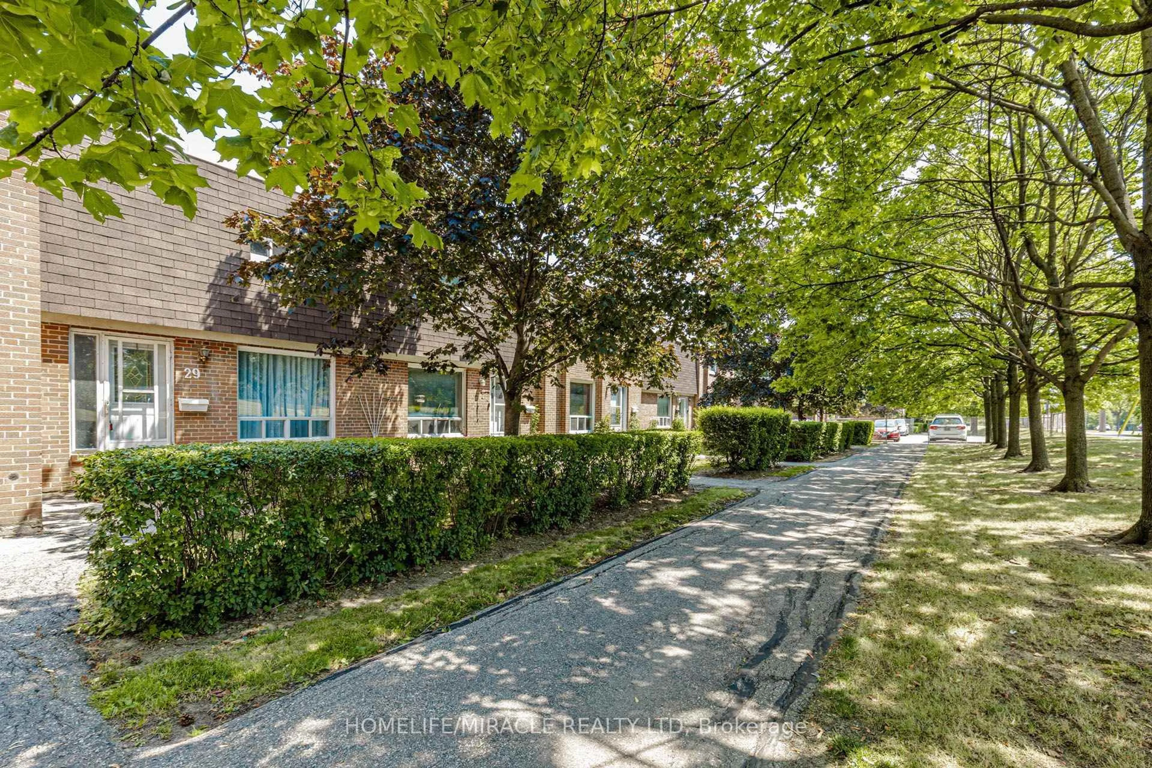 Patio, street for 1730 Albion Rd #29, Toronto Ontario M9V 1C1