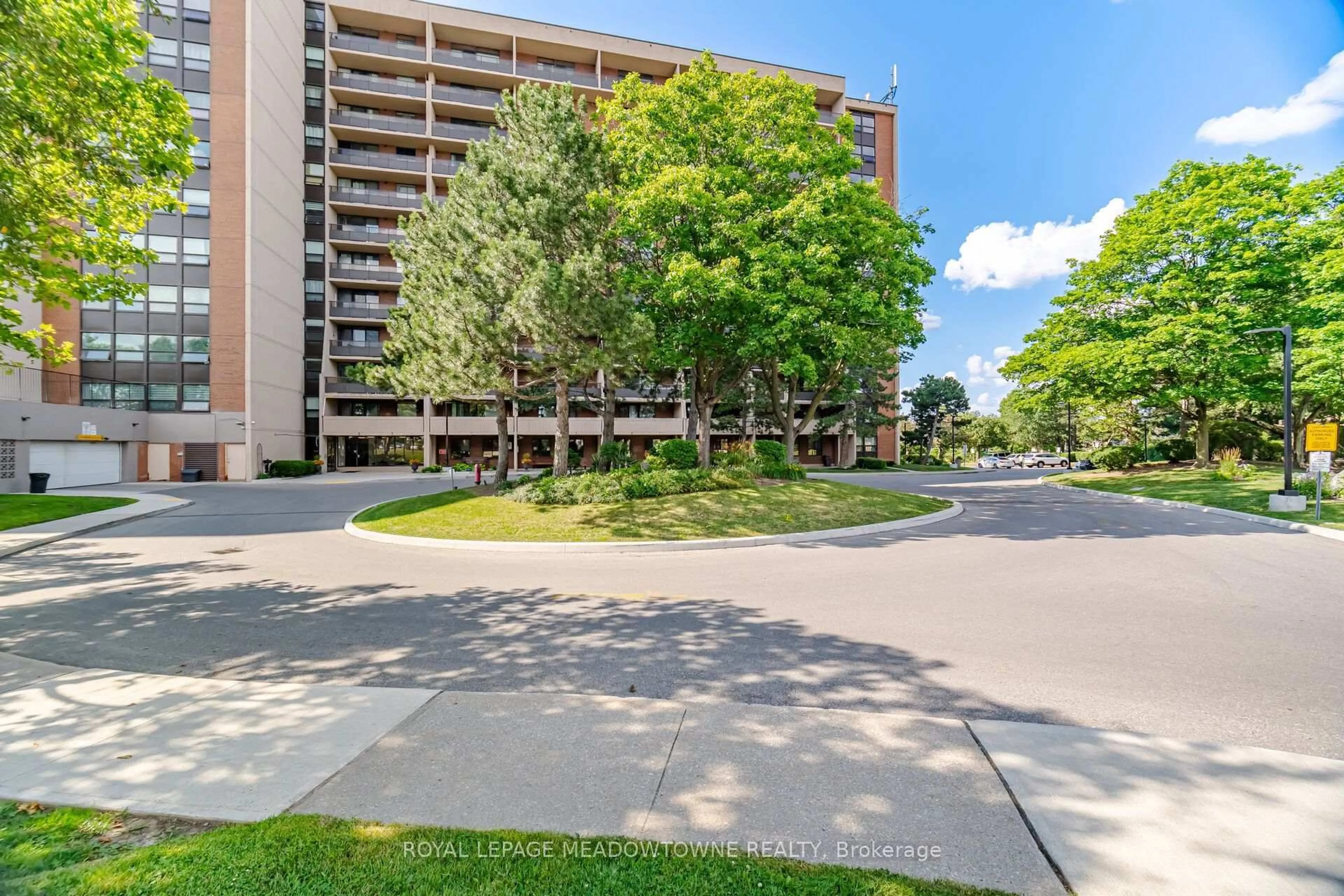 Patio, street for 2929 Aquitaine Ave #501, Mississauga Ontario L5N 2C7