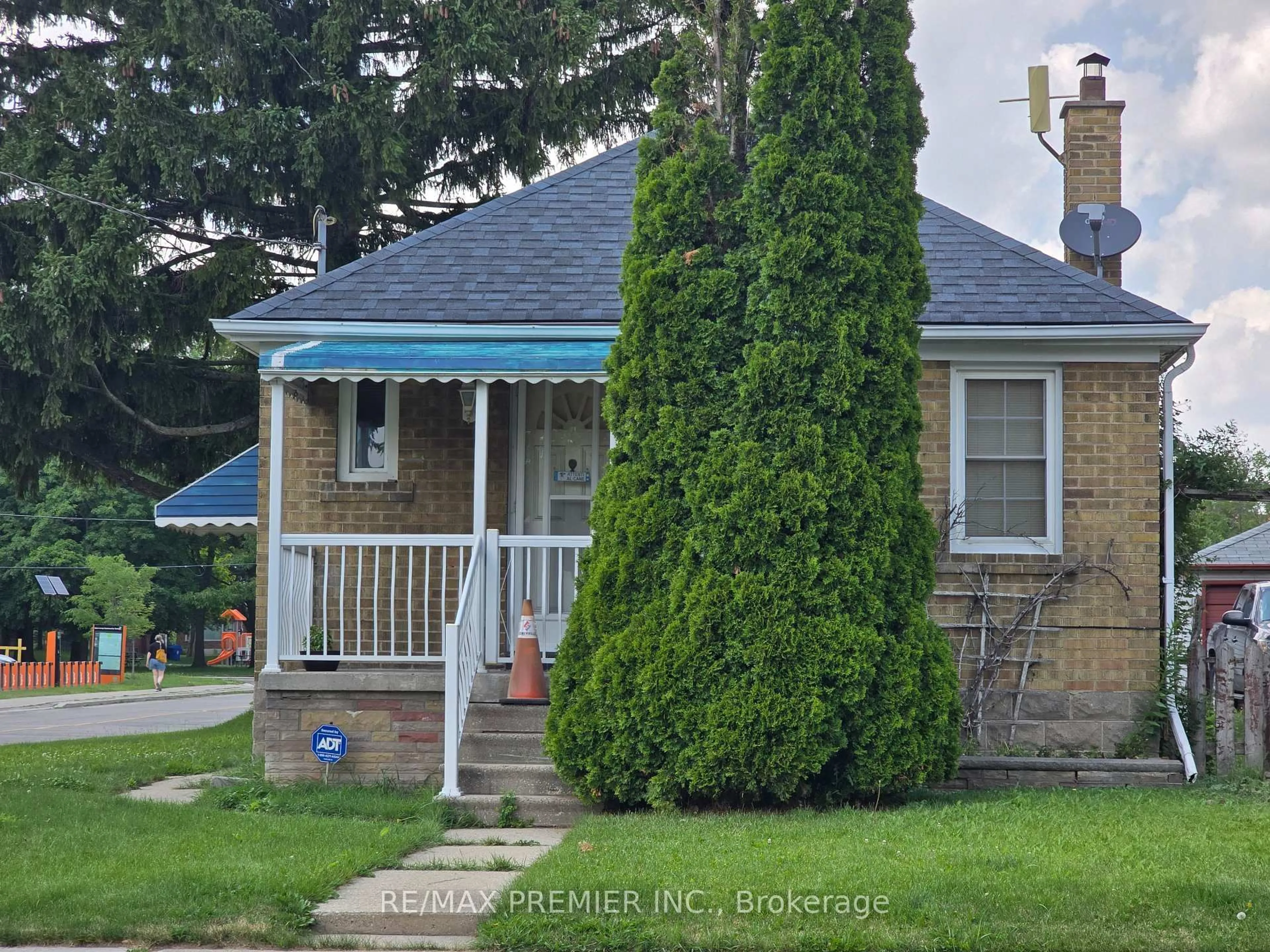 Unknown for 468 Glen Park Ave, Toronto Ontario M6B 2E7