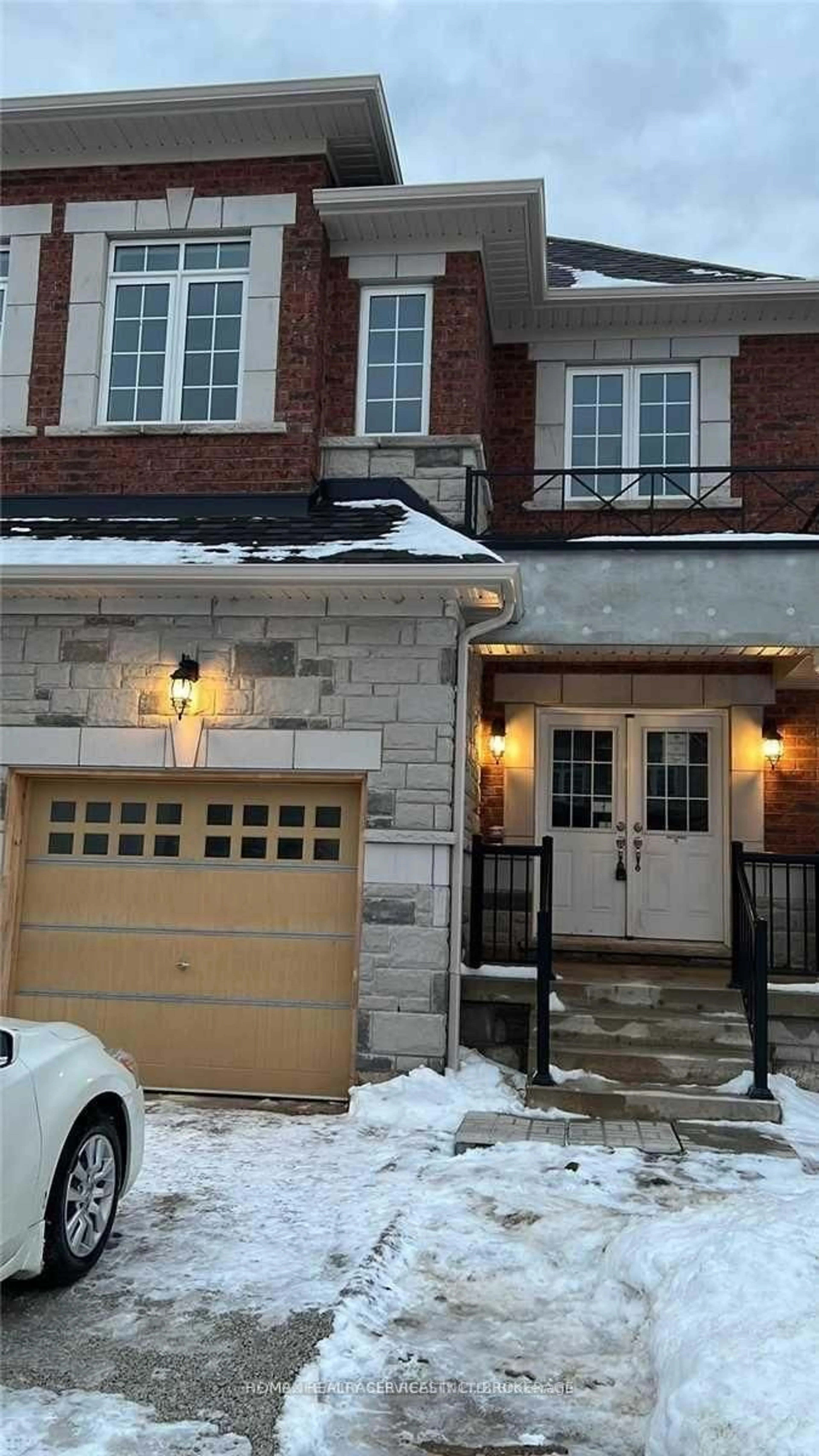 Home with brick exterior material, street for 31 OVERSTONE Rd, Halton Hills Ontario L7G 0M9