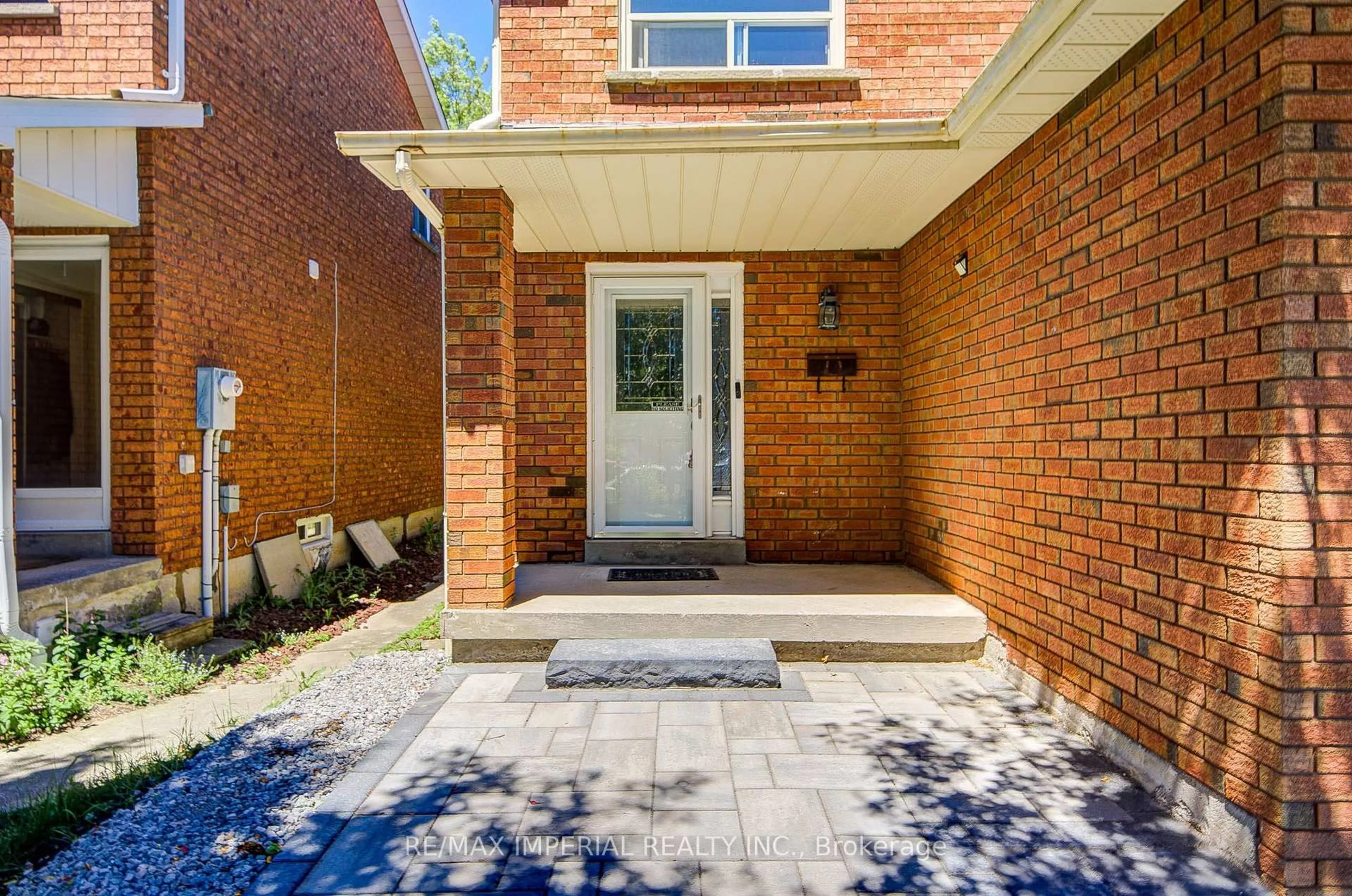 Home with brick exterior material, street for 3377 Hargrove Rd, Mississauga Ontario L5L 4E6
