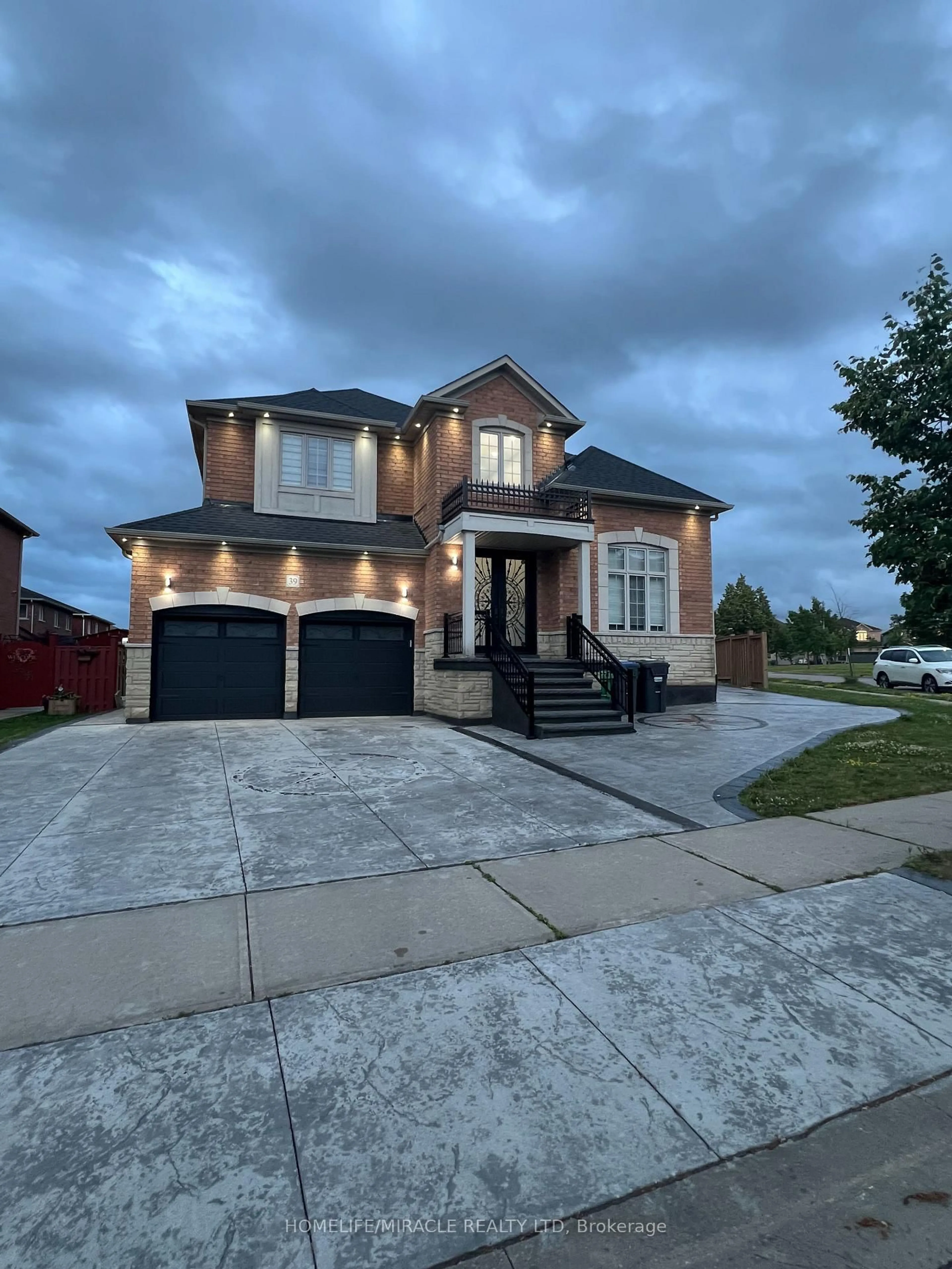 Home with brick exterior material, street for 39 Kistler St, Brampton Ontario L6R 0P9