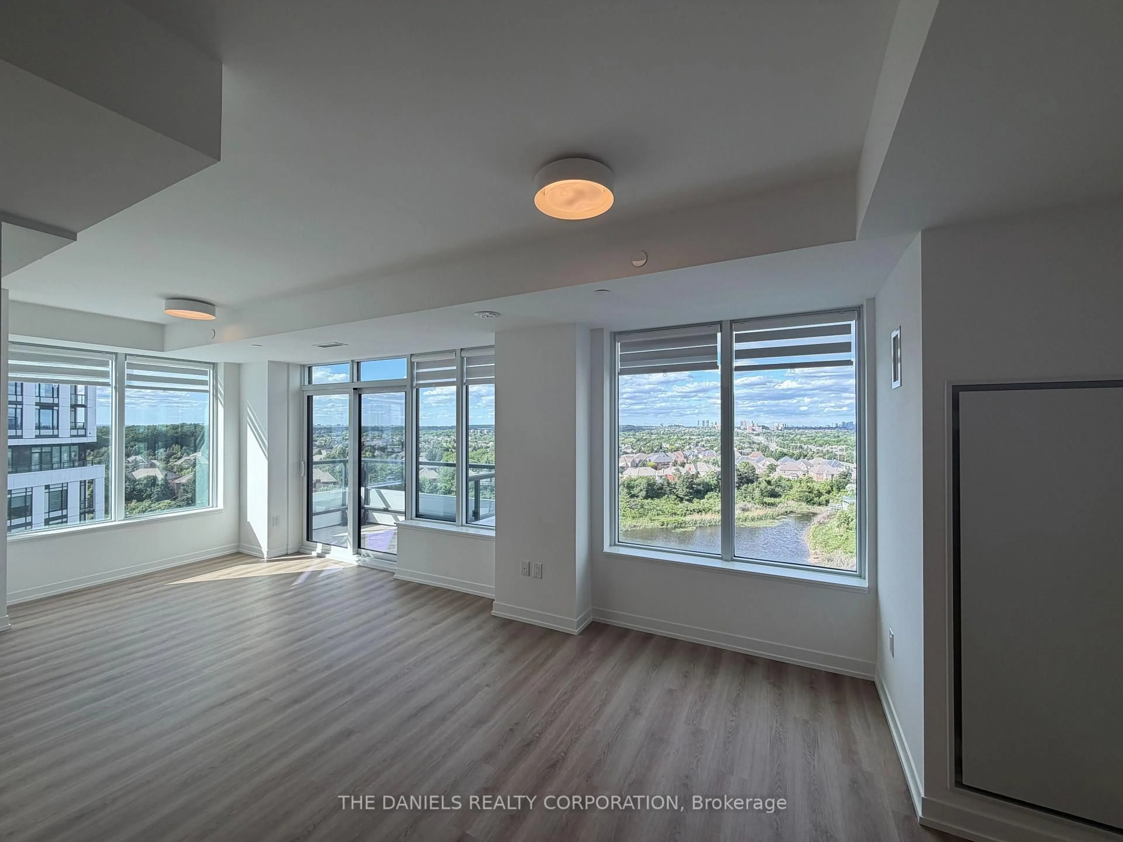 Unknown for 2485 Eglinton Ave #606, Mississauga Ontario L5M 2T1