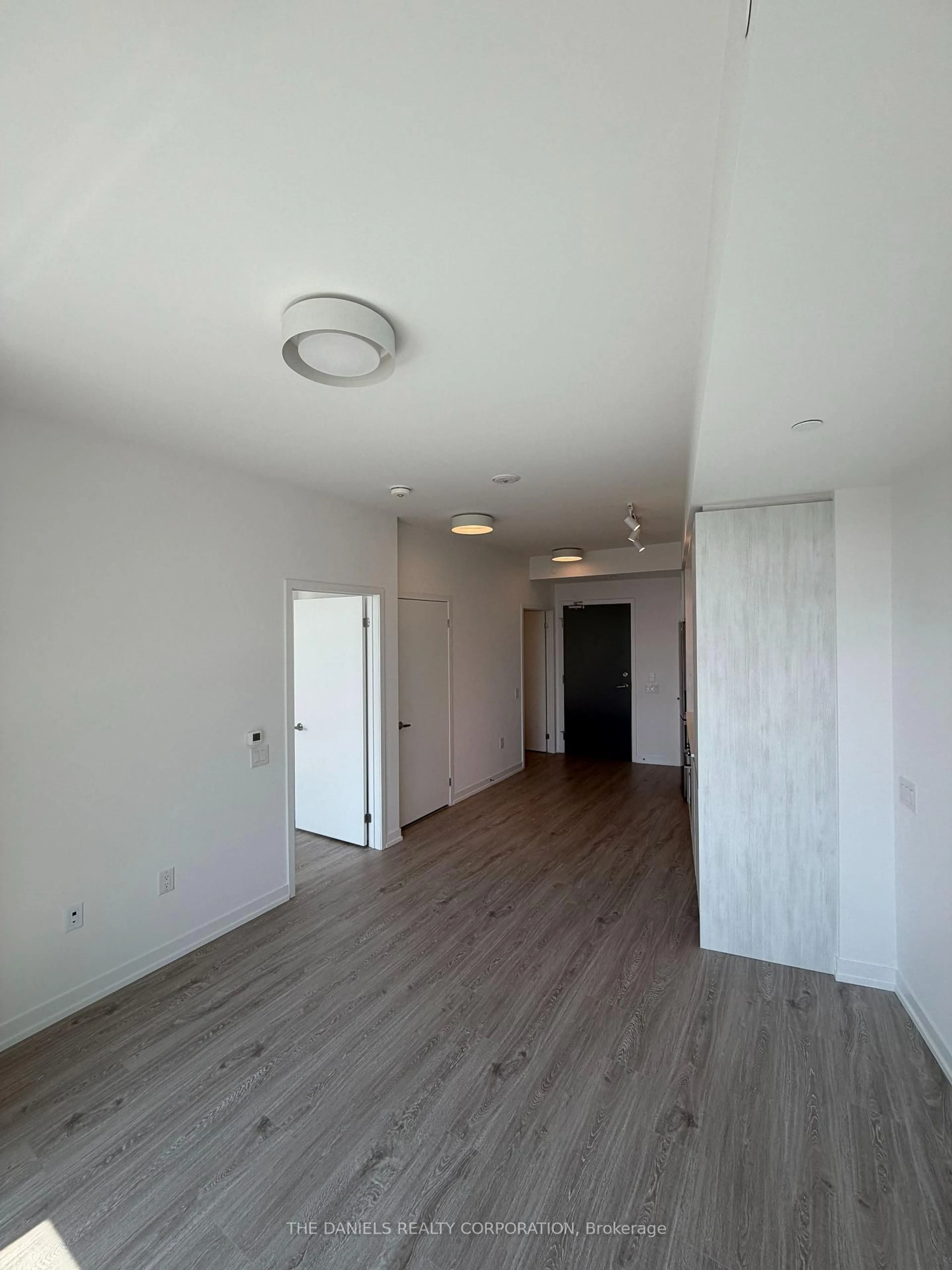 A pic of a room for 2485 Eglinton Ave #1222, Mississauga Ontario L5M 2T1