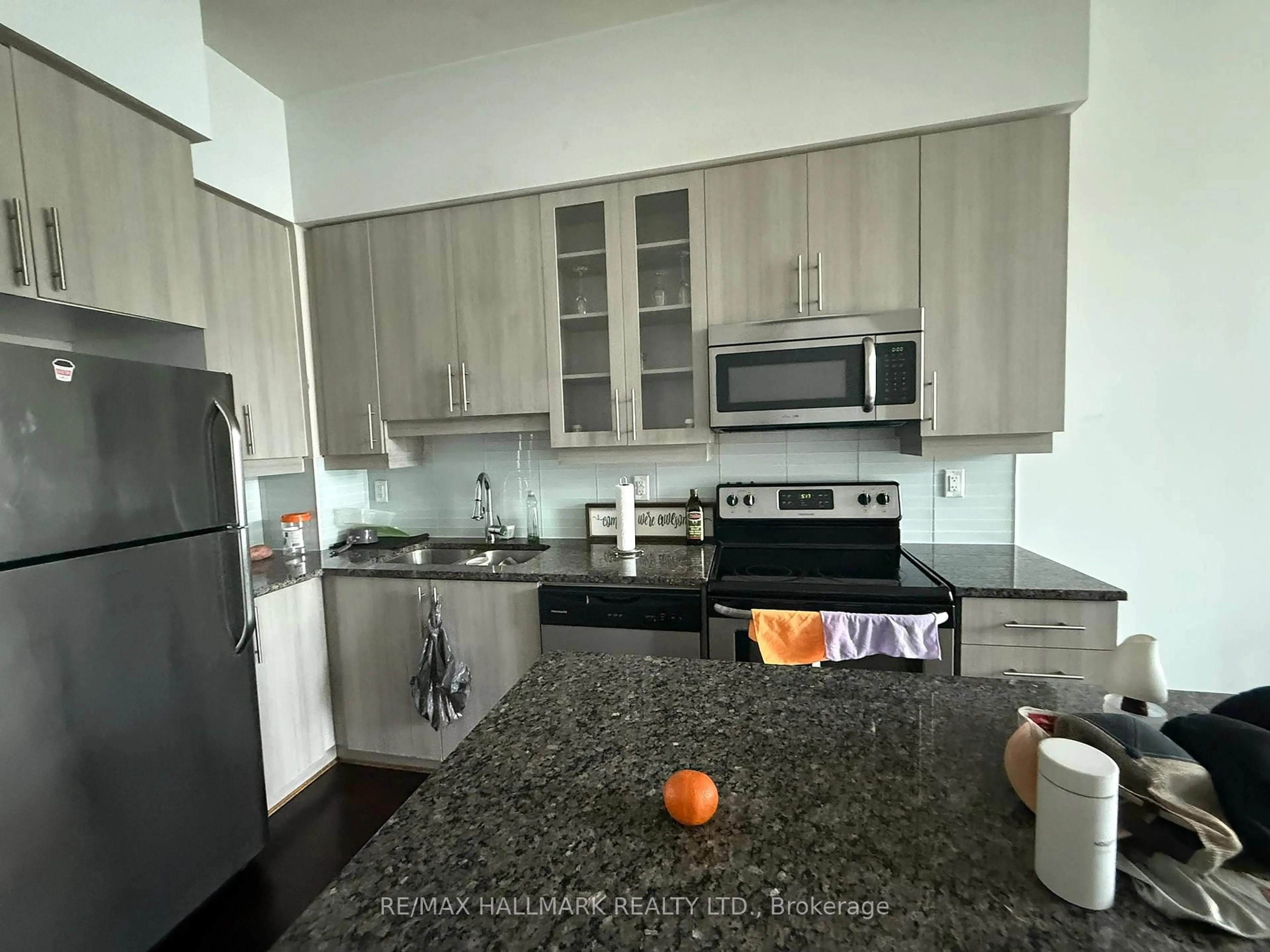 Standard kitchen, ceramic/tile floor for 1185 The Queensway St #1211, Toronto Ontario M8Z 0C6