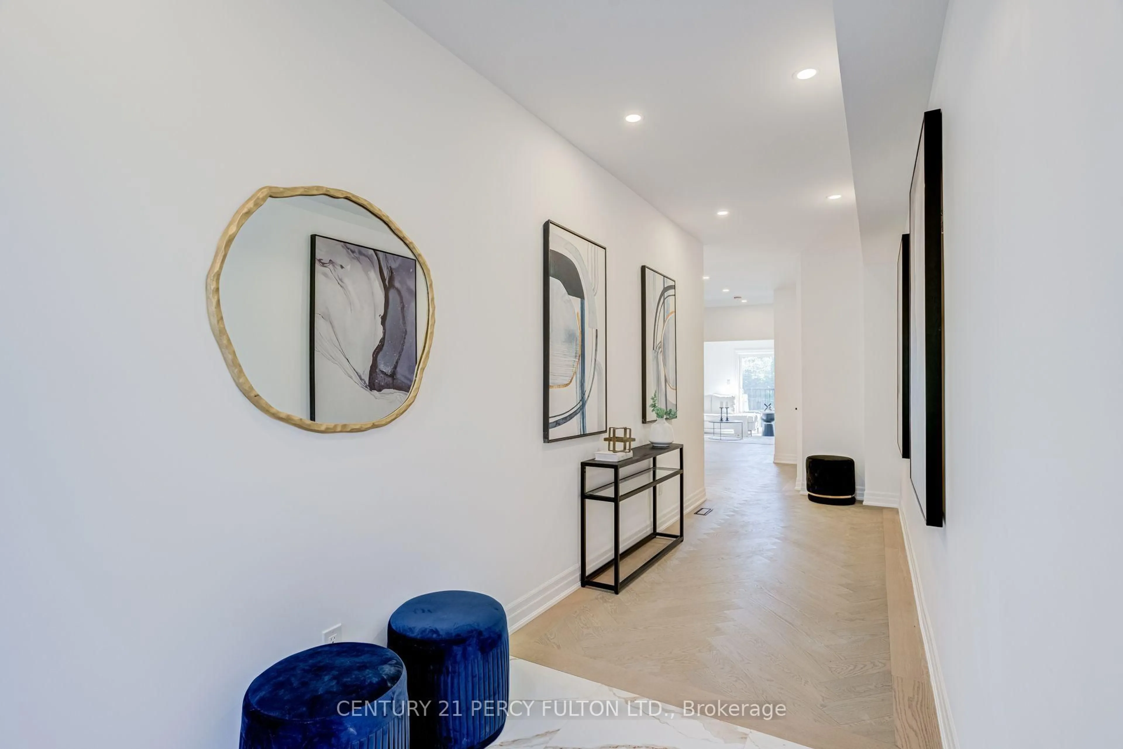 Indoor entryway for 6636 Clock Crt #9, Mississauga Ontario L5W 1N2