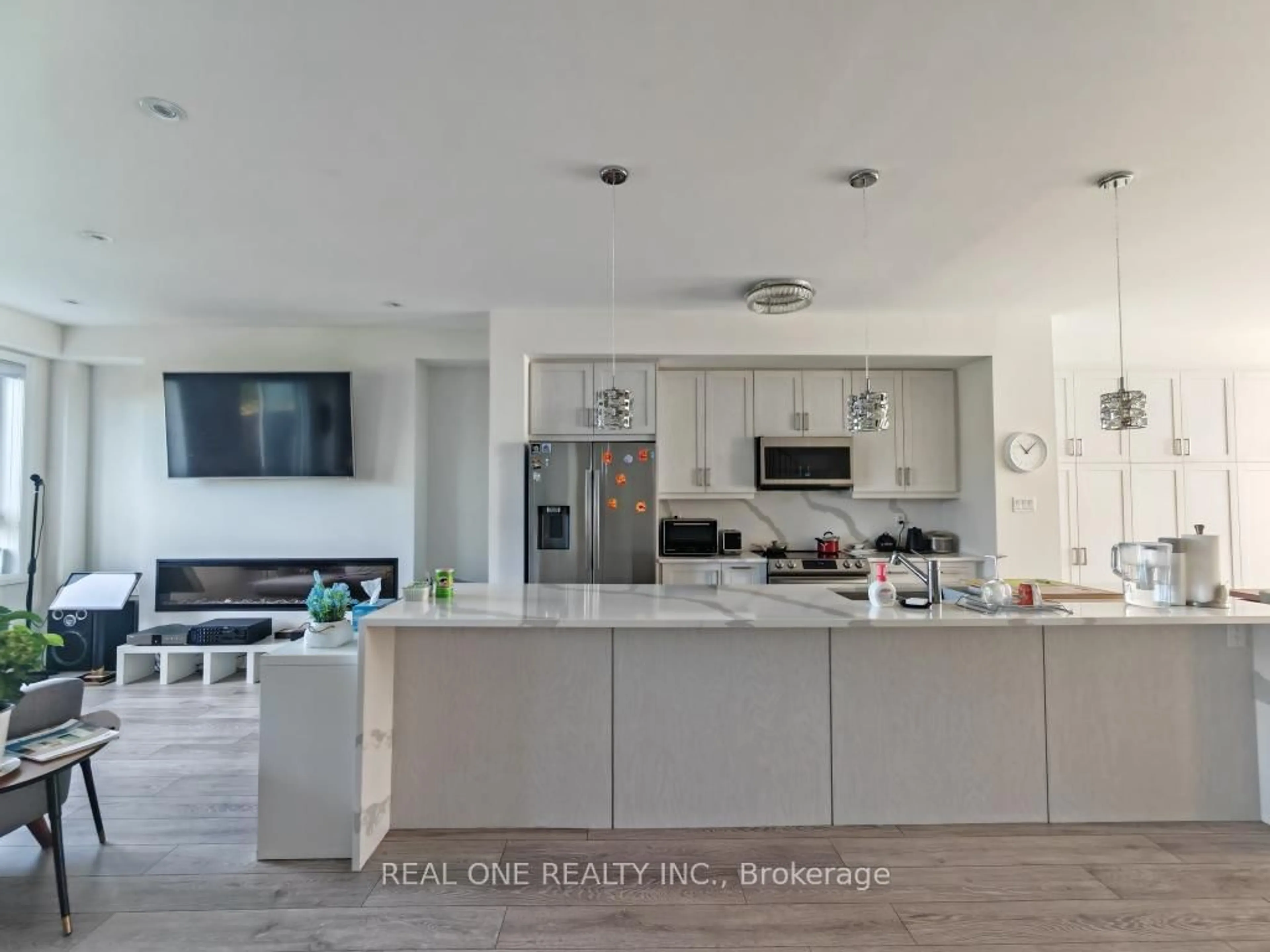 Open concept kitchen, ceramic/tile floor for 19 Woodstream Dr, Toronto Ontario M9W 0G1