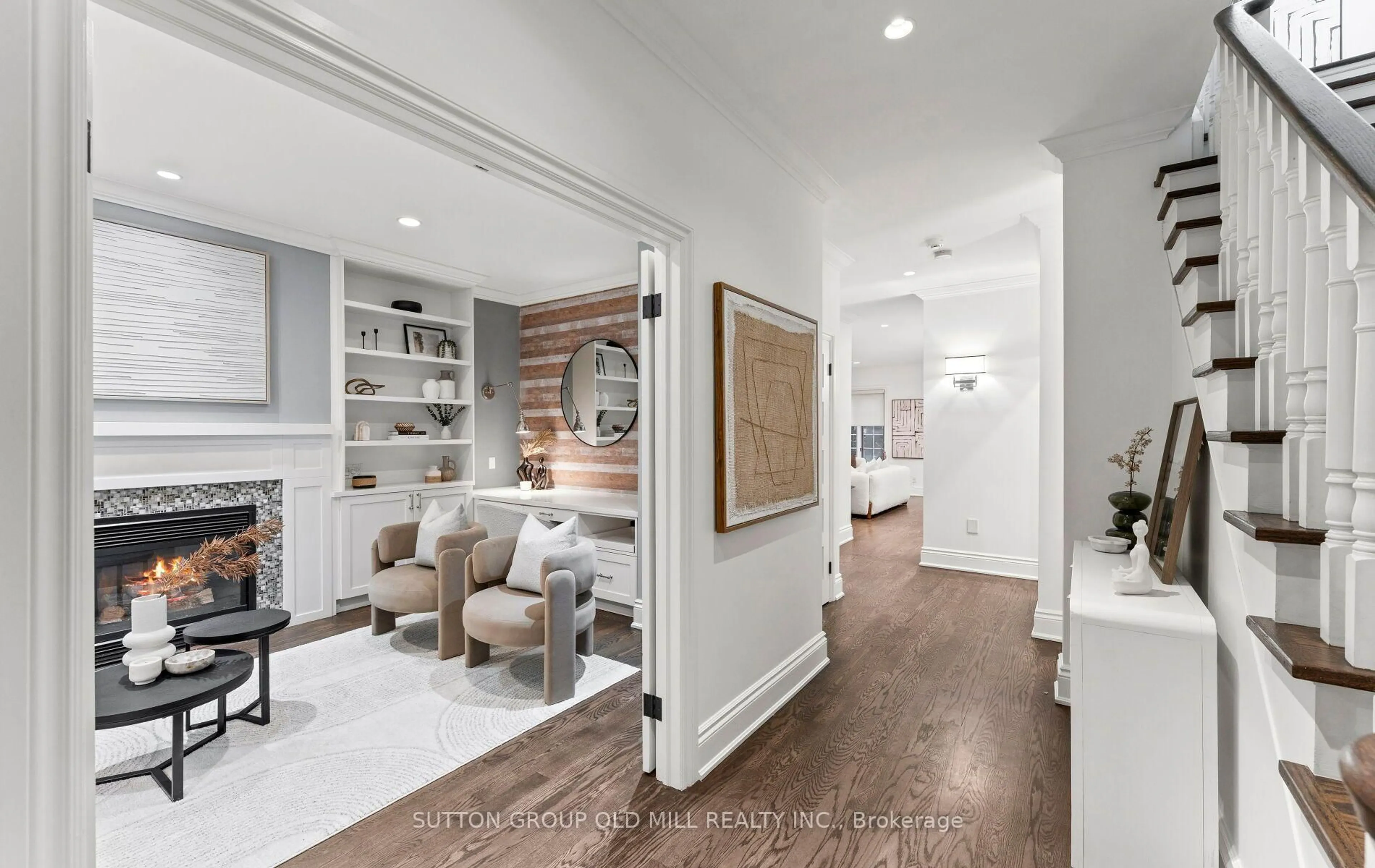 Indoor entryway for 162 Brentwood Rd, Toronto Ontario M8X 2C9