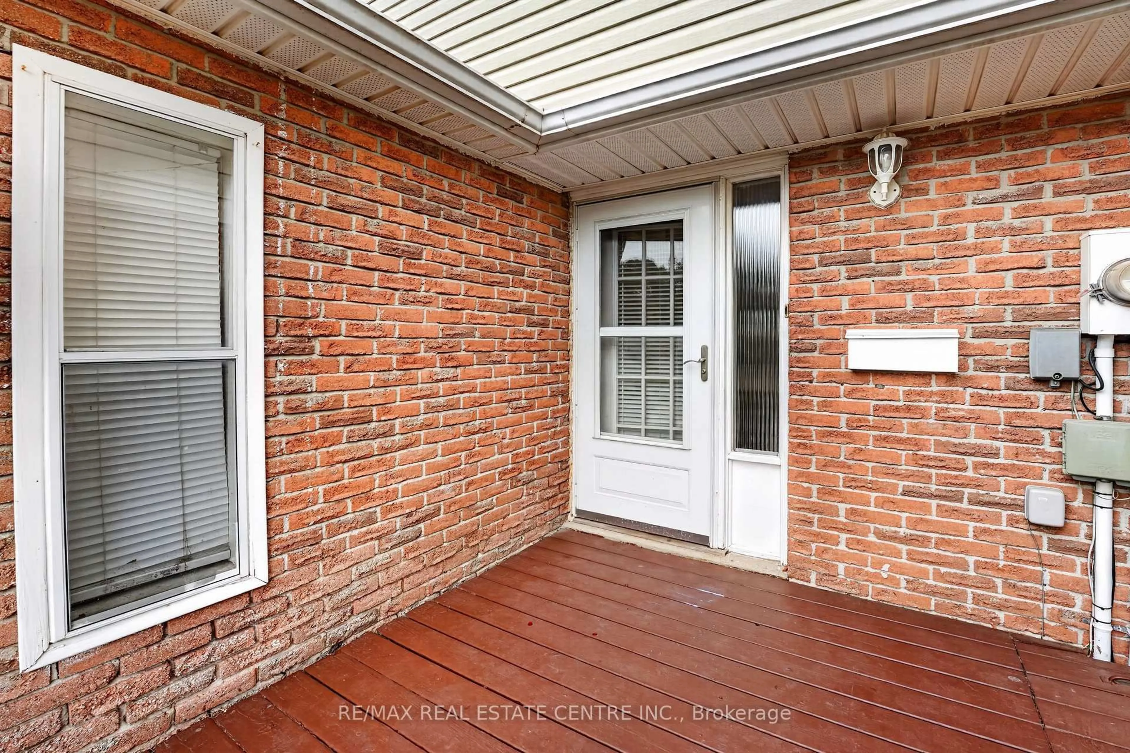 Unknown for 23 Burbank Cres, Orangeville Ontario L9W 3E6