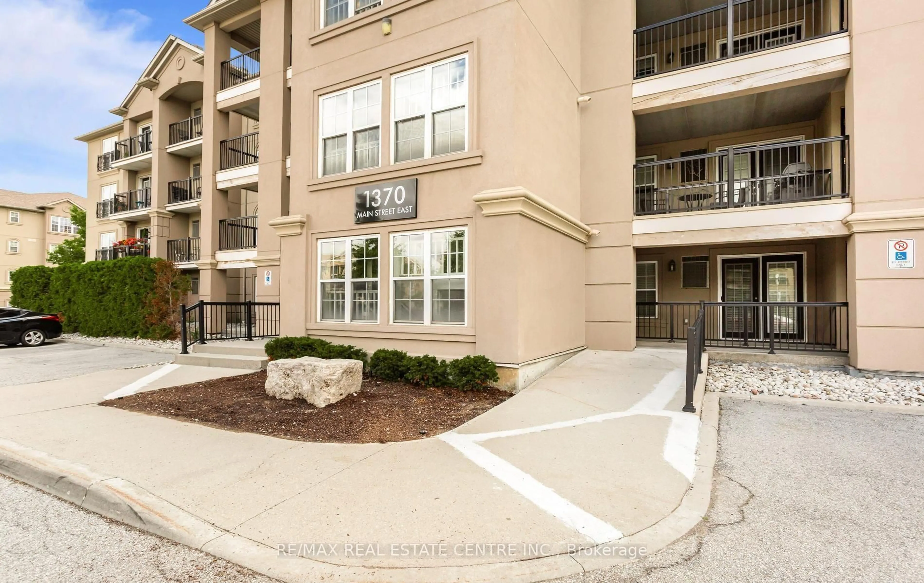 Patio, street for 1370 Main St #205, Milton Ontario L9T 7S8