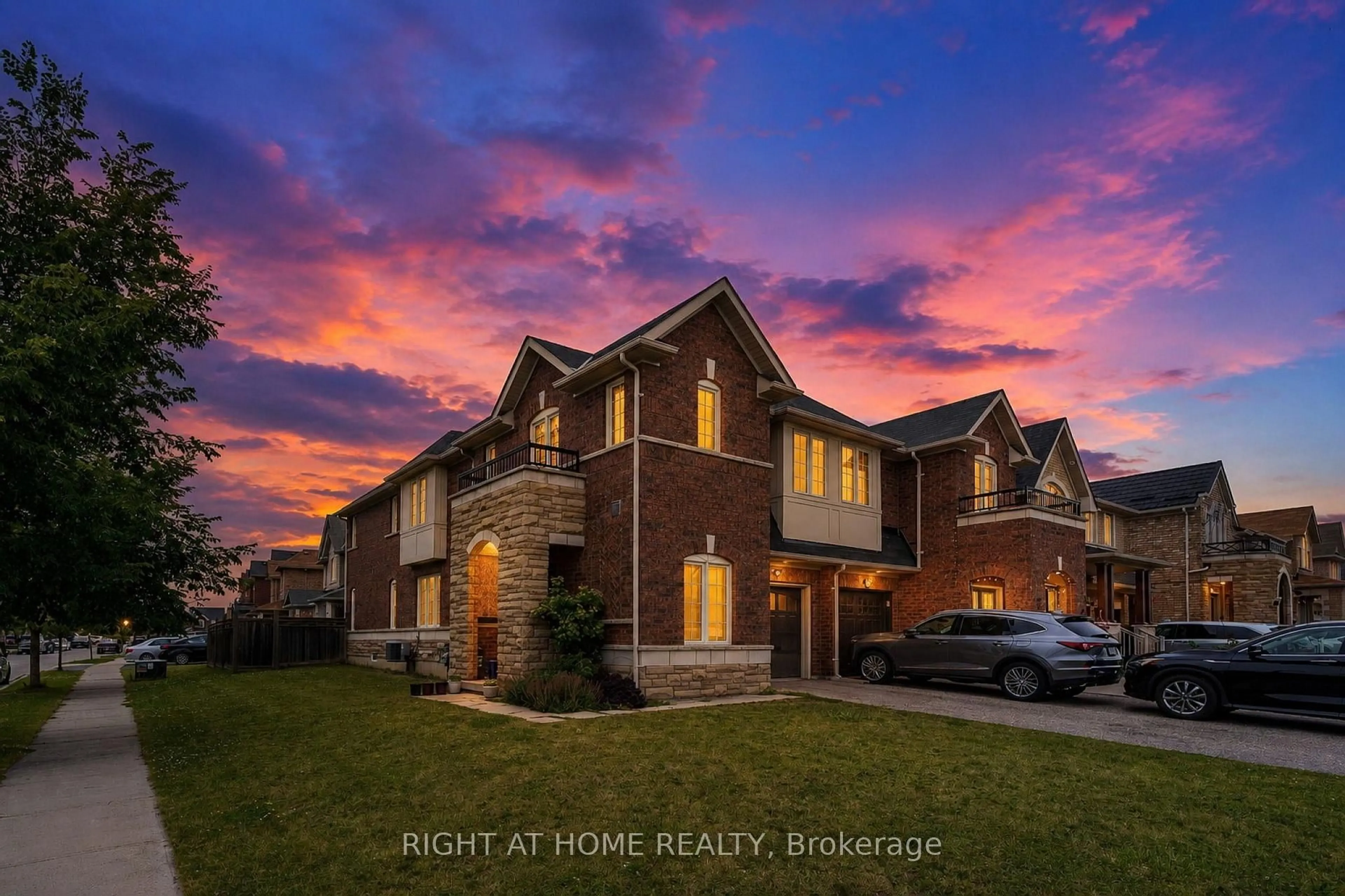 Home with brick exterior material, street for 33 Drexel Rd, Brampton Ontario L6P 3S4
