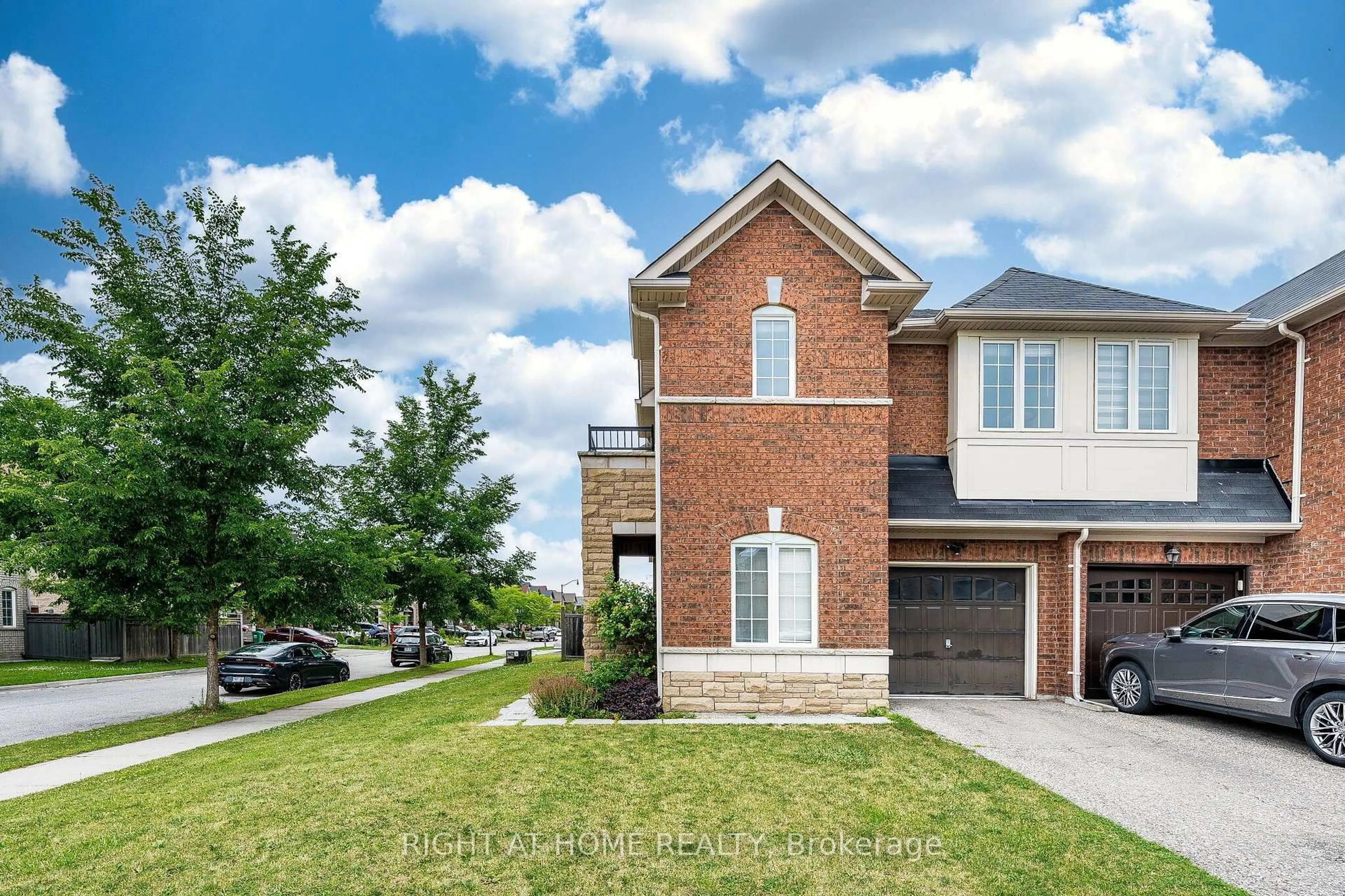 Home with brick exterior material, street for 33 Drexel Rd, Brampton Ontario L6P 3S4