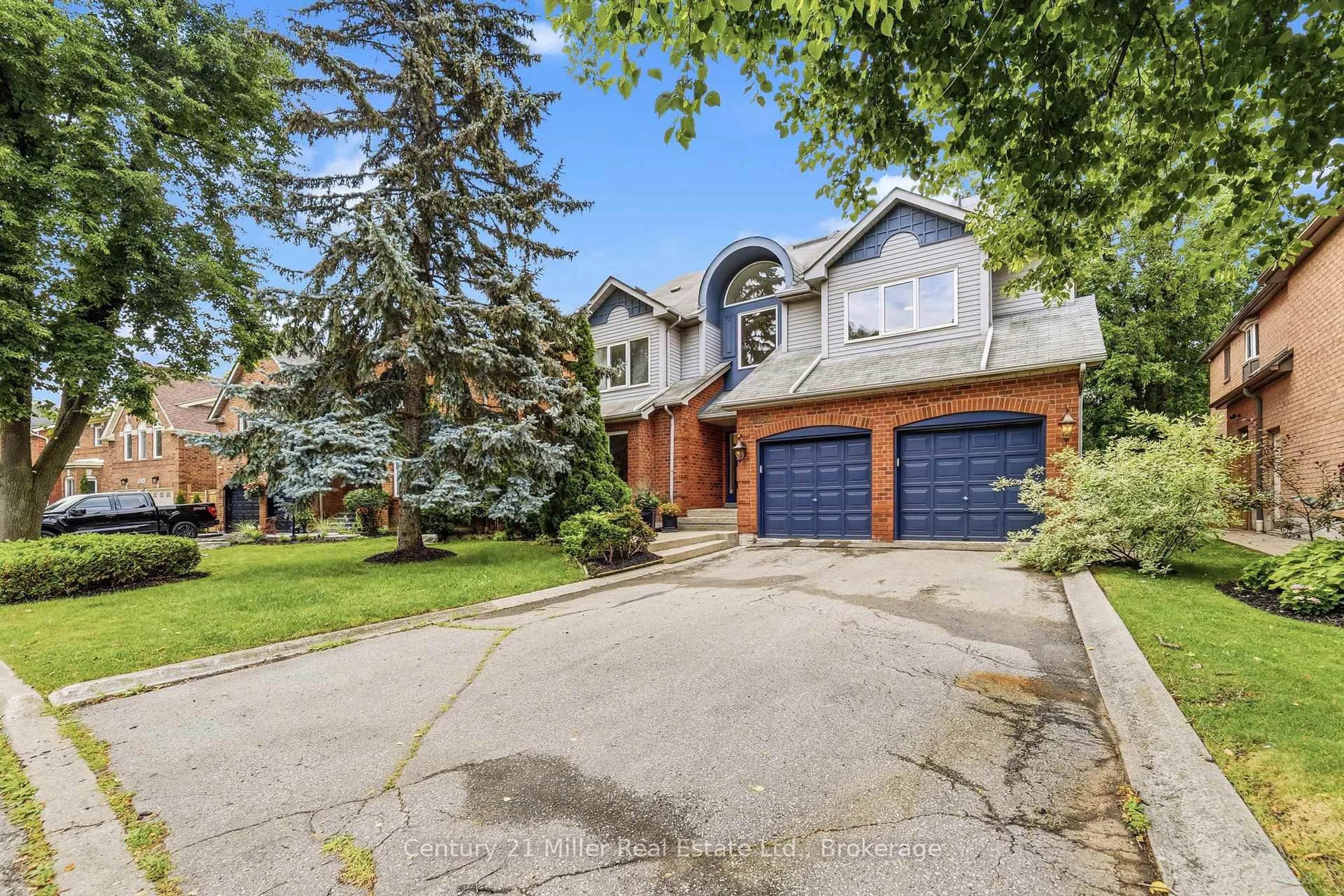 Home with brick exterior material, street for 3686 St. Laurent Crt, Mississauga Ontario L5L 4T1