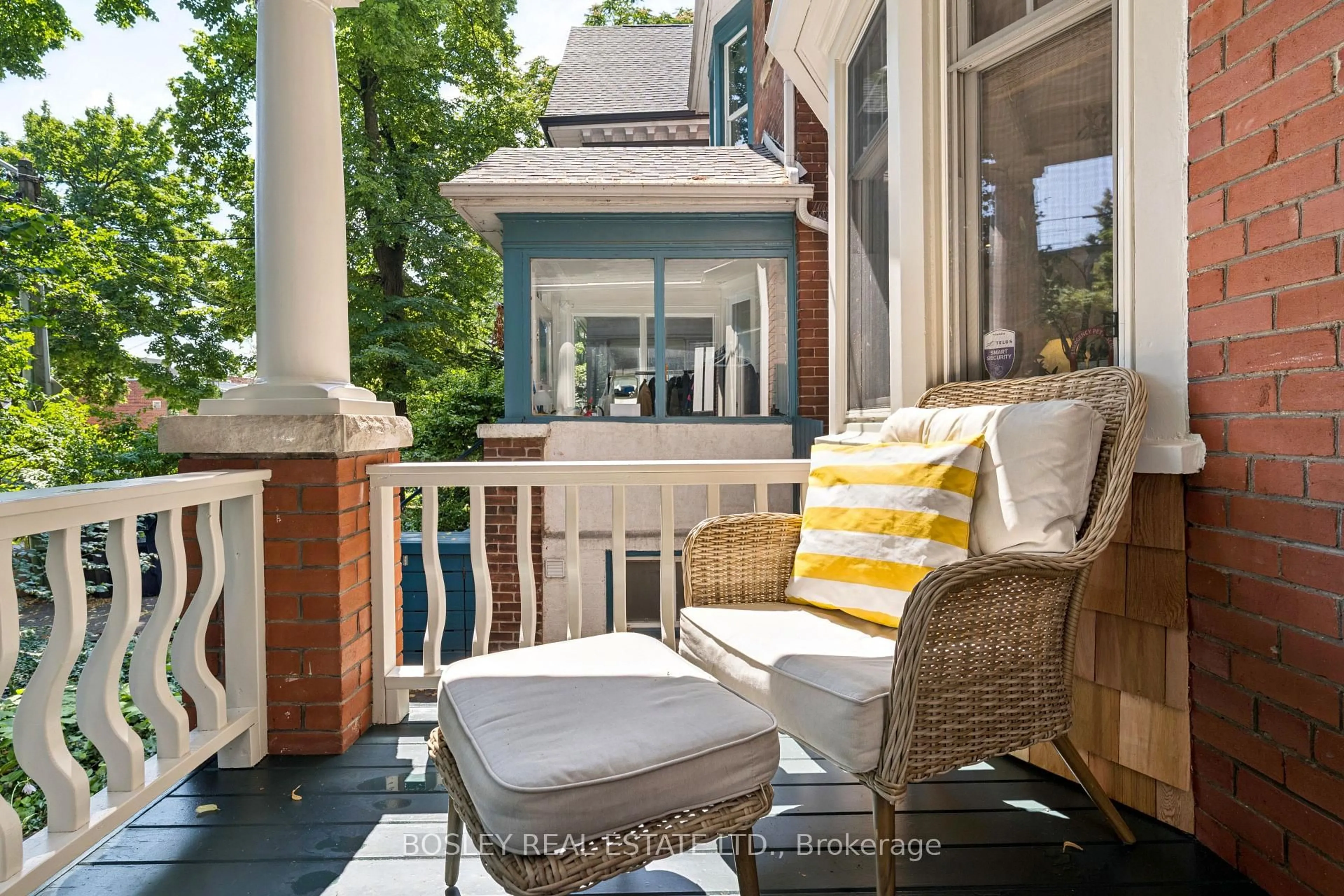 Patio, street for 184 Wright Ave, Toronto Ontario M6R 1L2