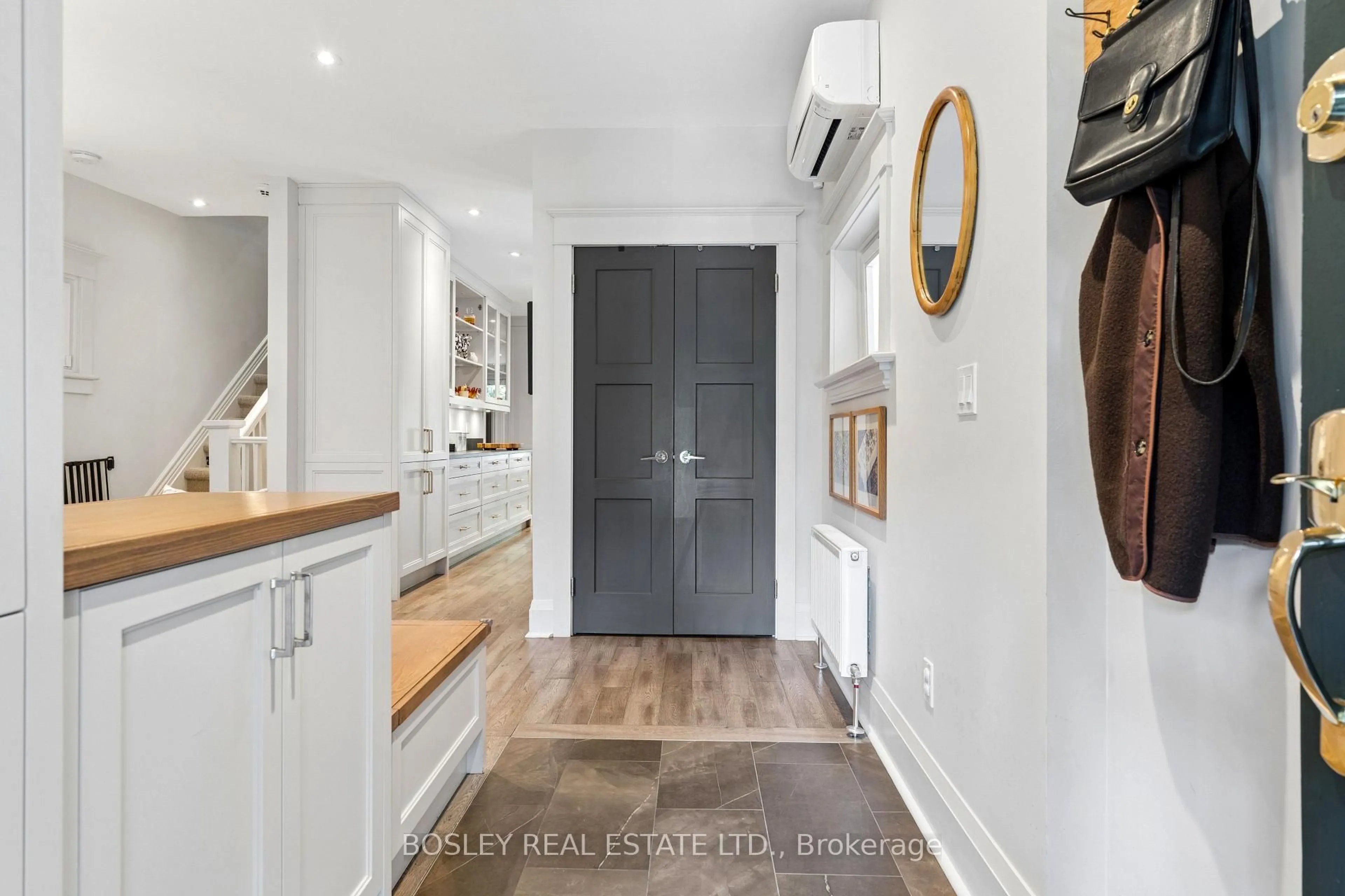 Indoor entryway for 184 Wright Ave, Toronto Ontario M6R 1L2