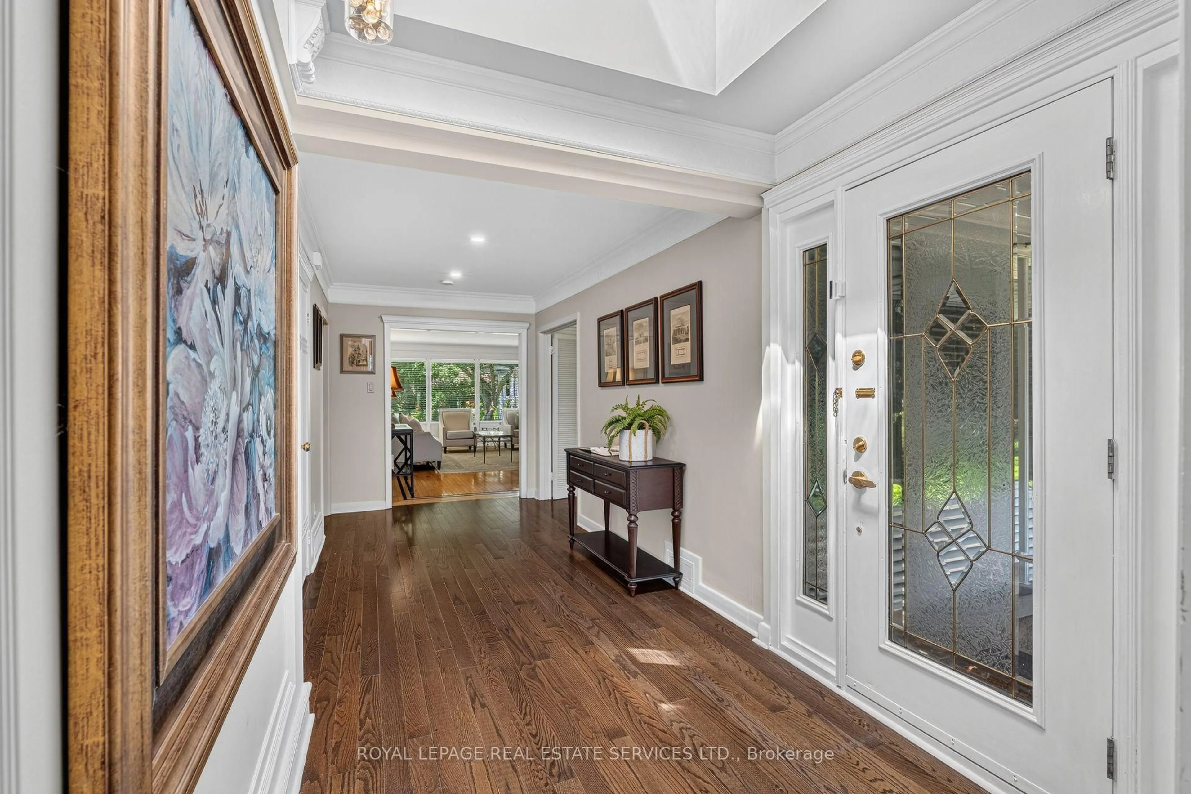 Indoor entryway for 4 Prince George Dr, Toronto Ontario M9A 1X8