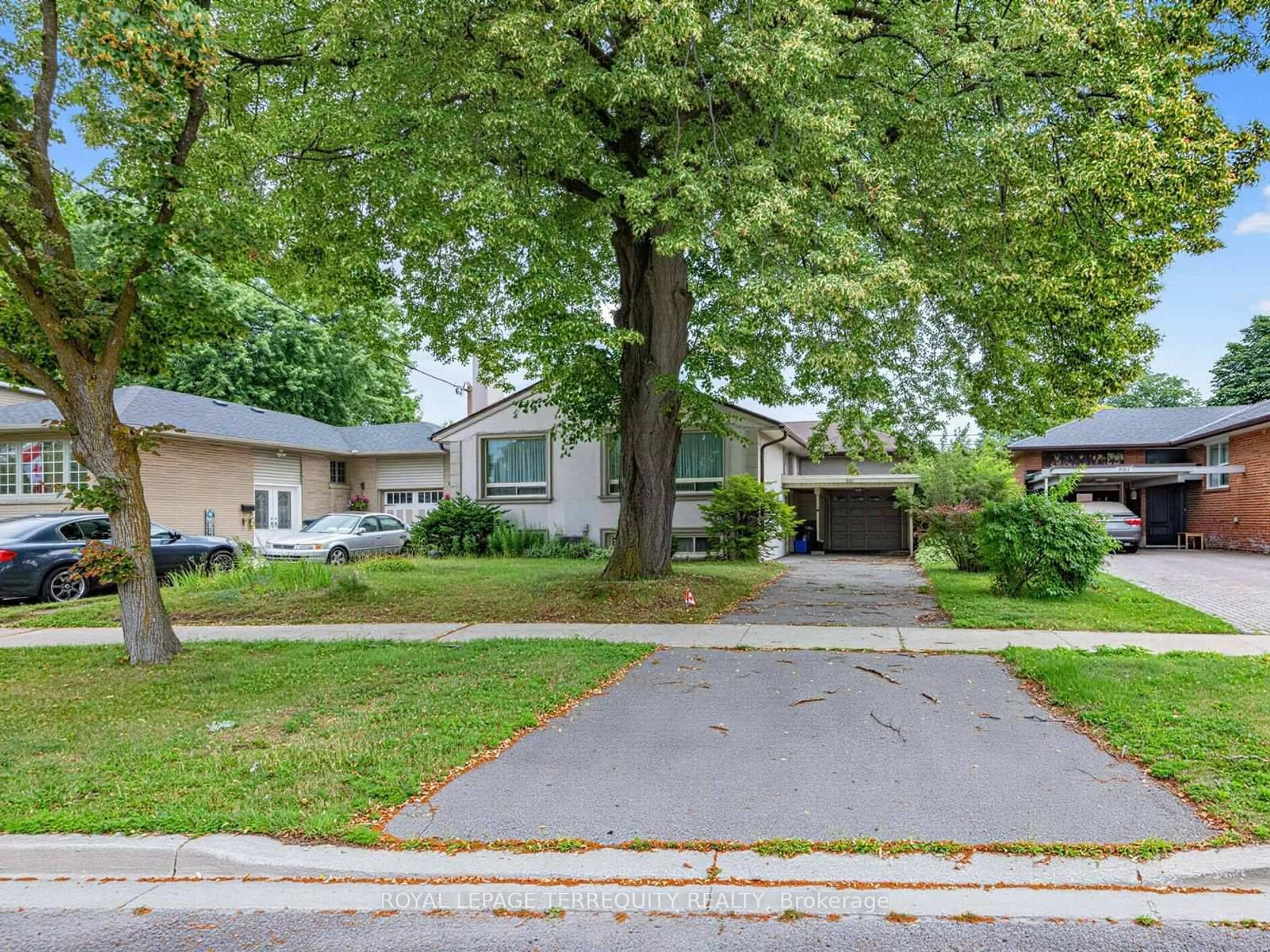 A pic from outside/outdoor area/front of a property/back of a property/a pic from drone, street for 359 Renforth Dr, Toronto Ontario M9C 2L8