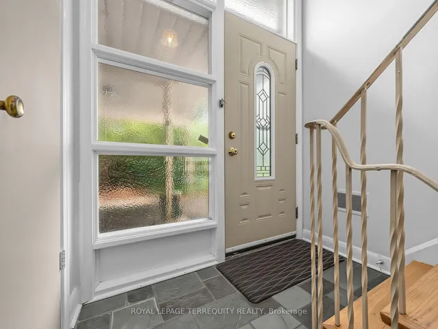 359 Renforth Dr, Toronto 5