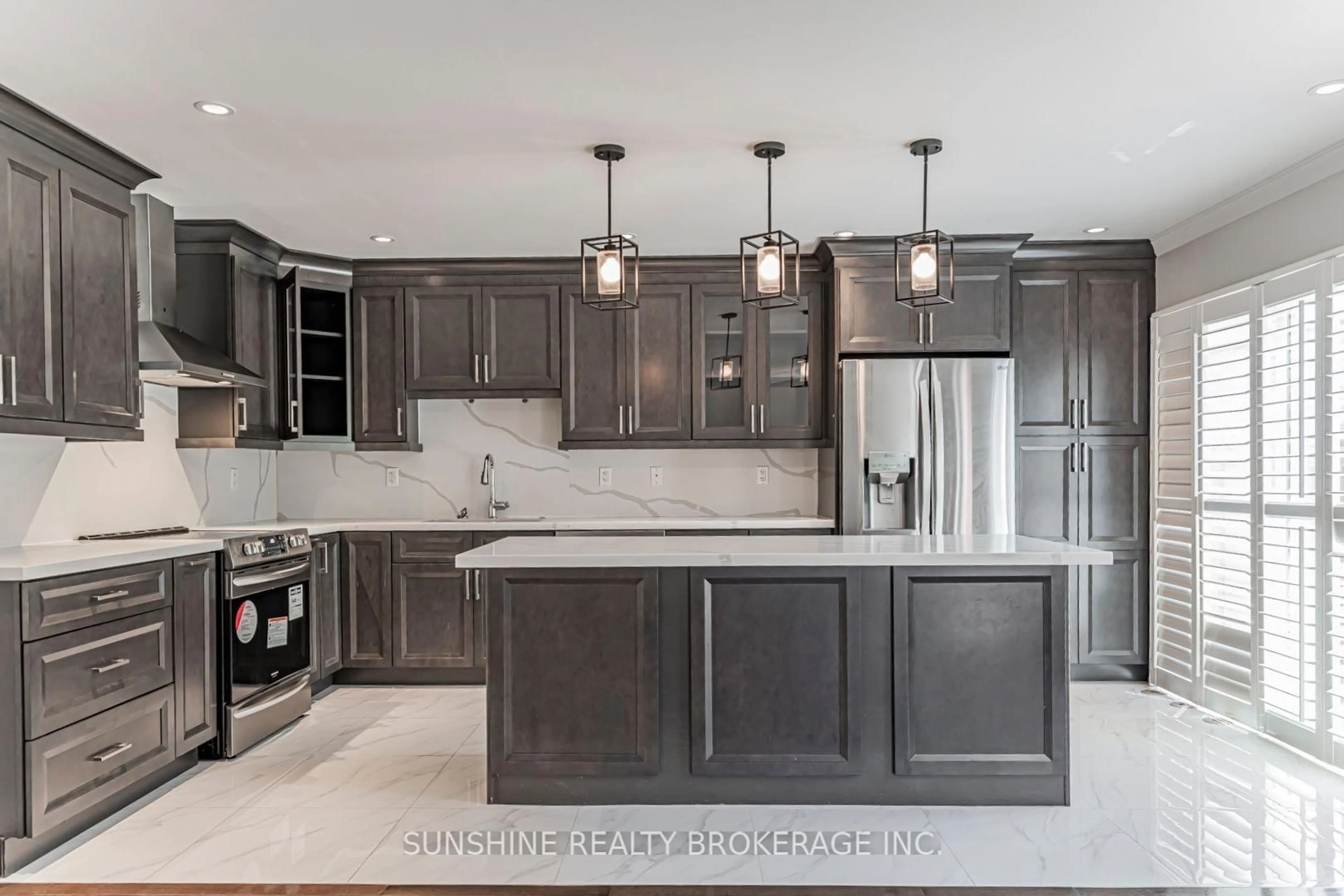 Contemporary kitchen, ceramic/tile floor for 360 Prosser Circ, Milton Ontario L9T 0P5
