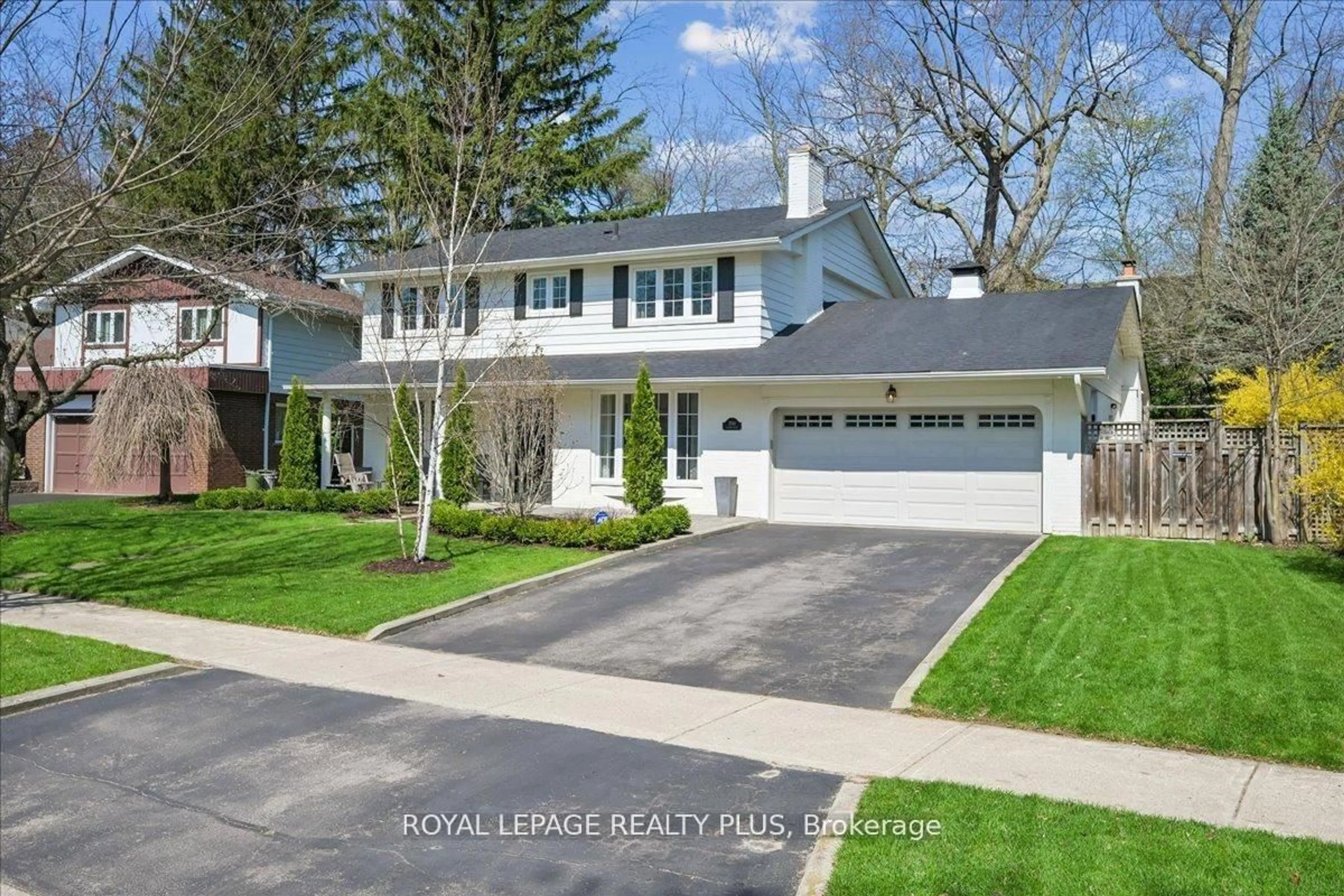 Home with brick exterior material, street for 1594 Calumet Pl, Mississauga Ontario L5J 3A9