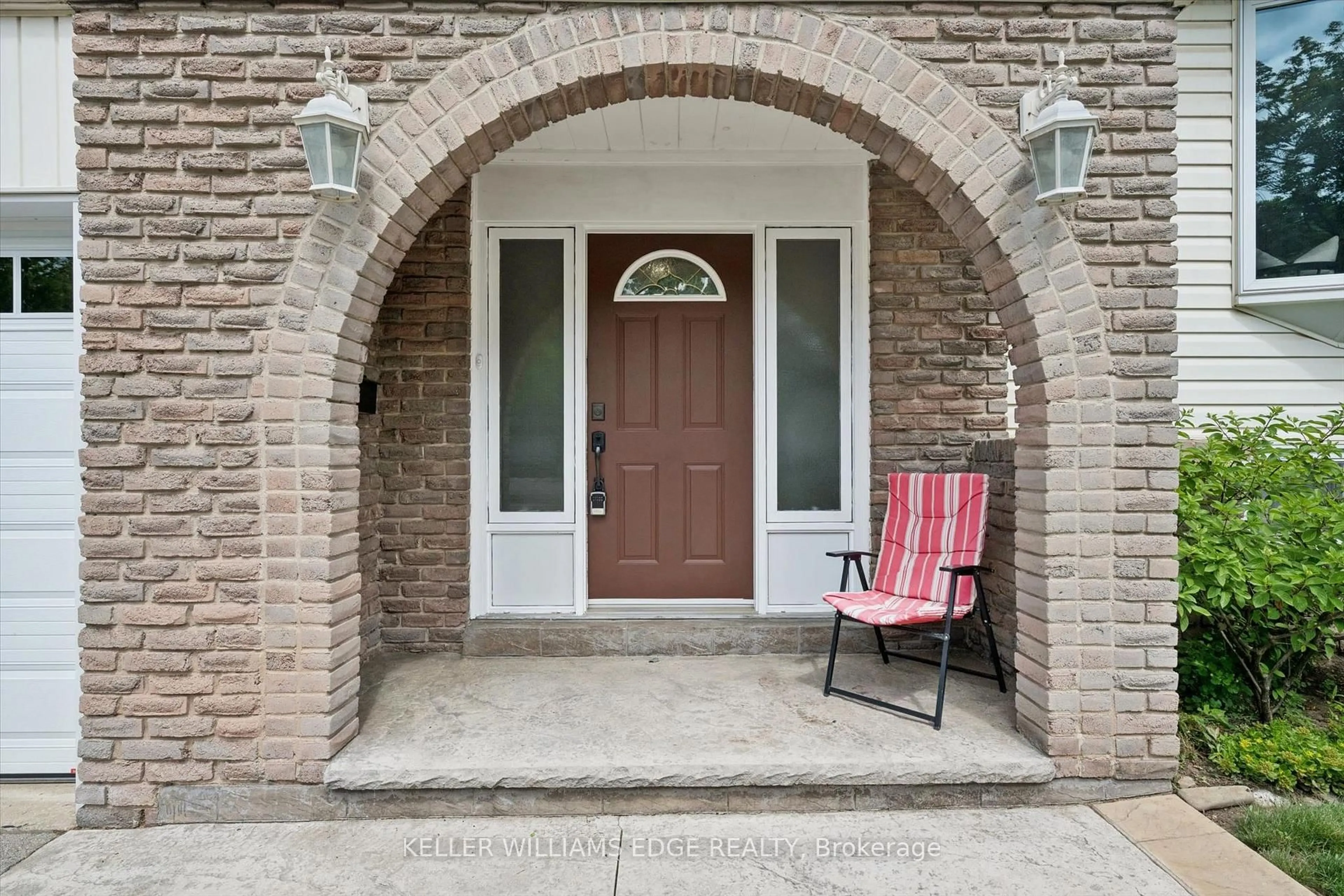 Unknown for 495 Tipperton Cres, Oakville Ontario L6L 5E1