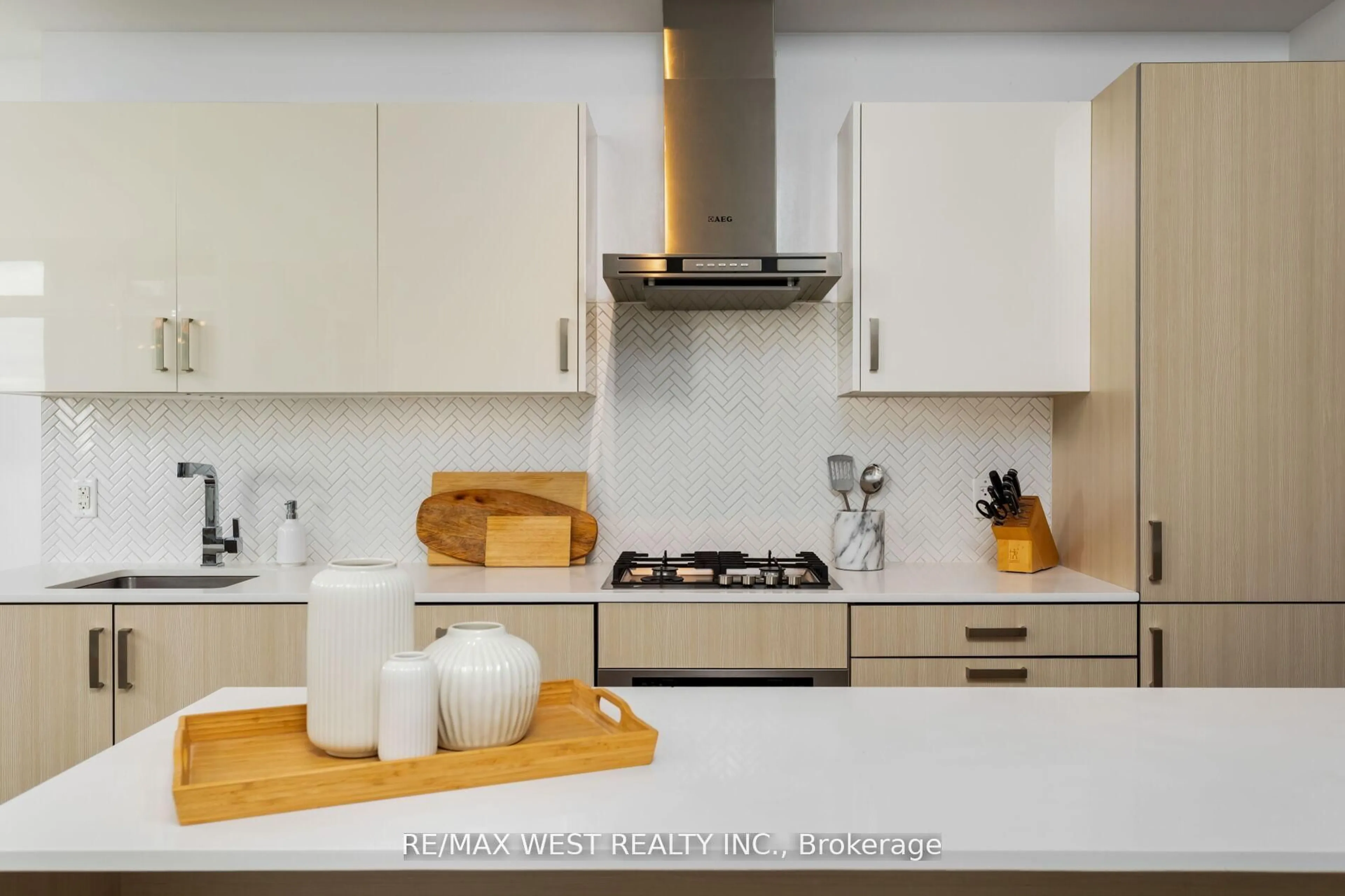 Contemporary kitchen, wood/laminate floor for 36 Howard Park Ave #603, Toronto Ontario M6R 0A5