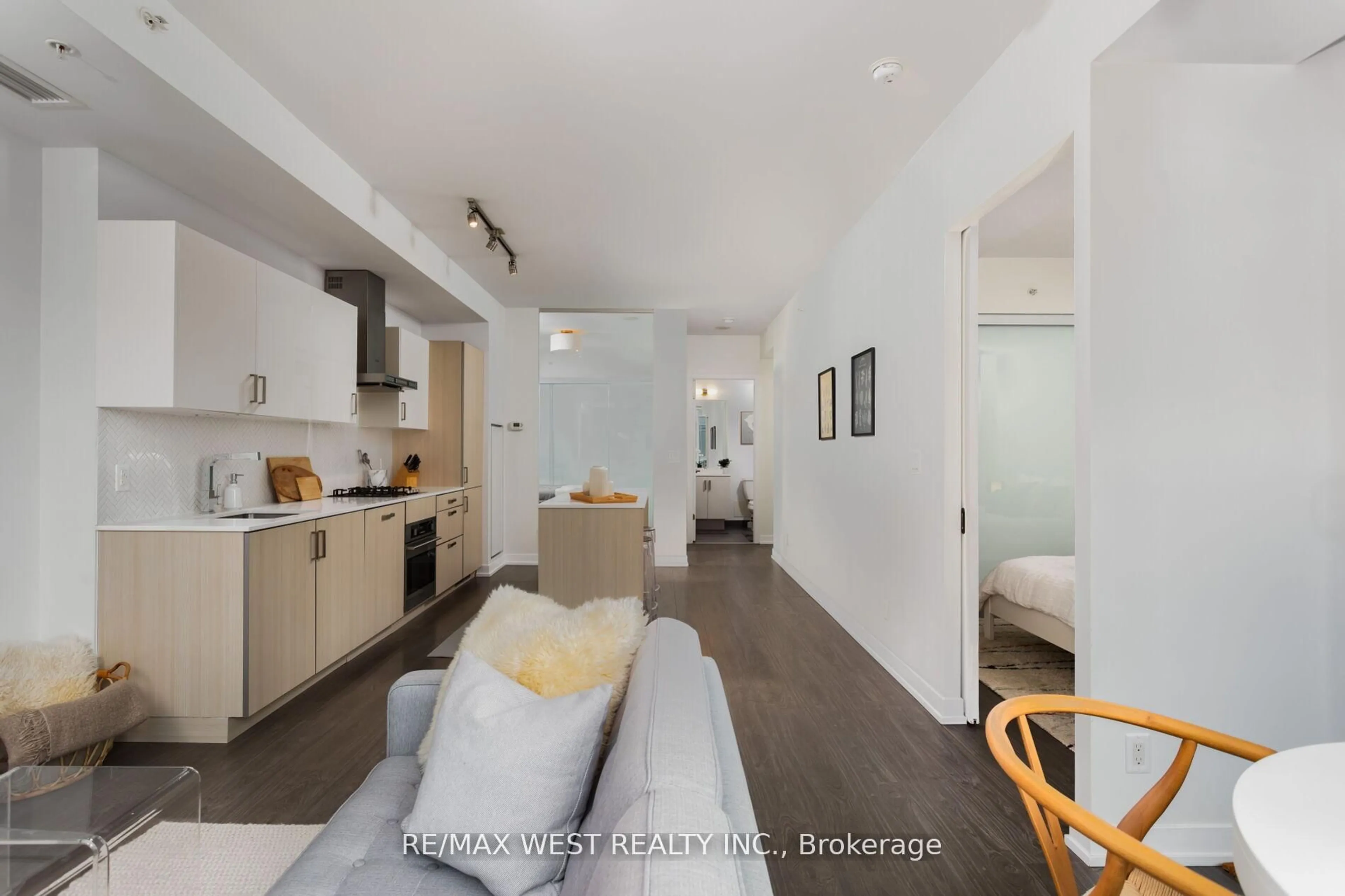 Open concept kitchen, unknown for 36 Howard Park Ave #603, Toronto Ontario M6R 0A5