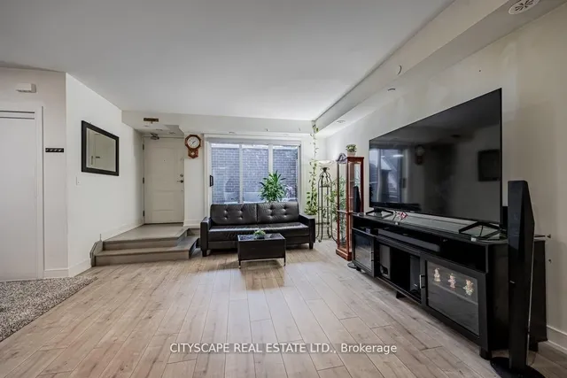 66 Longbranch Ave #1, Toronto 2