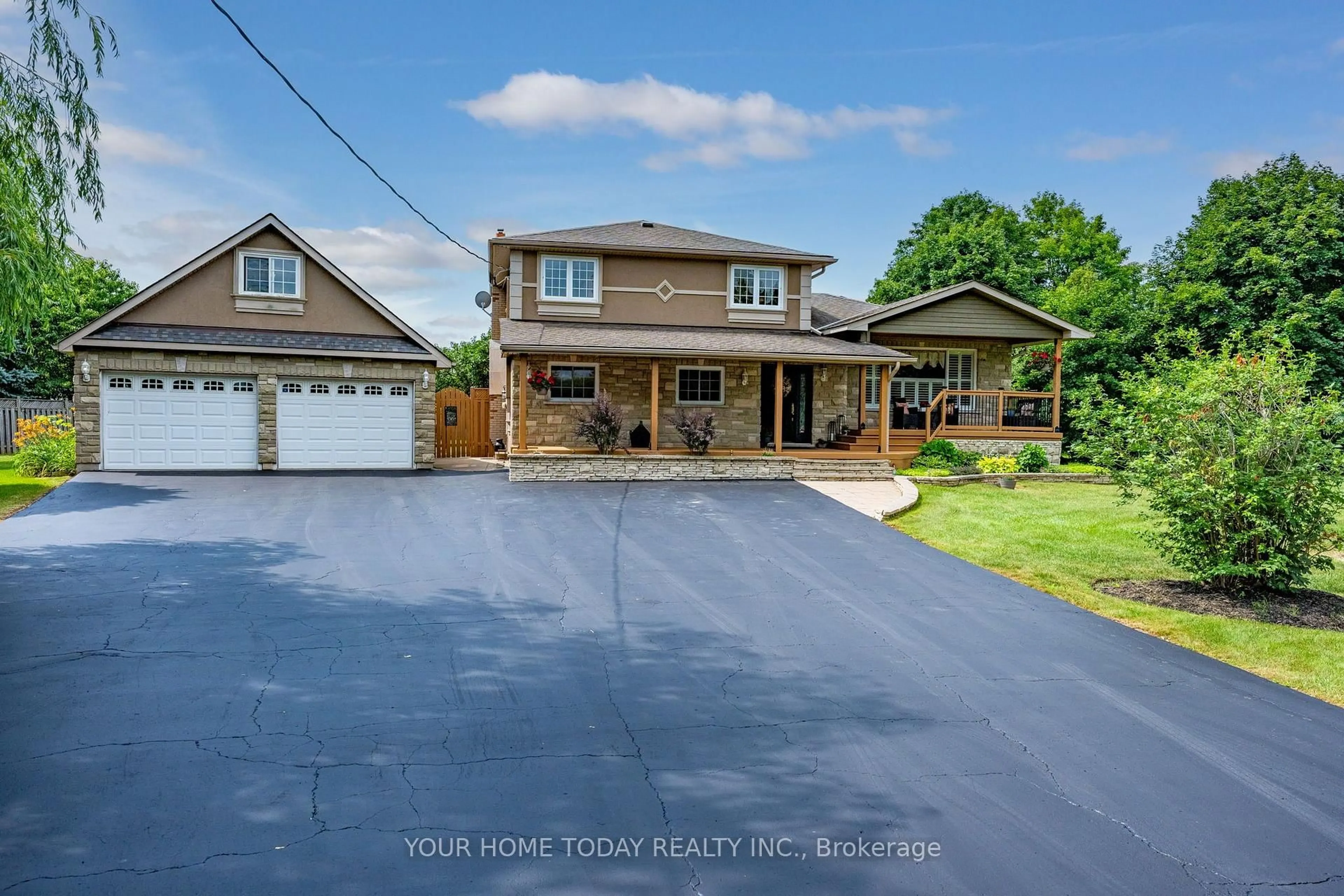 A pic from outside/outdoor area/front of a property/back of a property/a pic from drone, water/lake/river/ocean view for 12950 Silvercreek Dr, Halton Hills Ontario L7G 4S4
