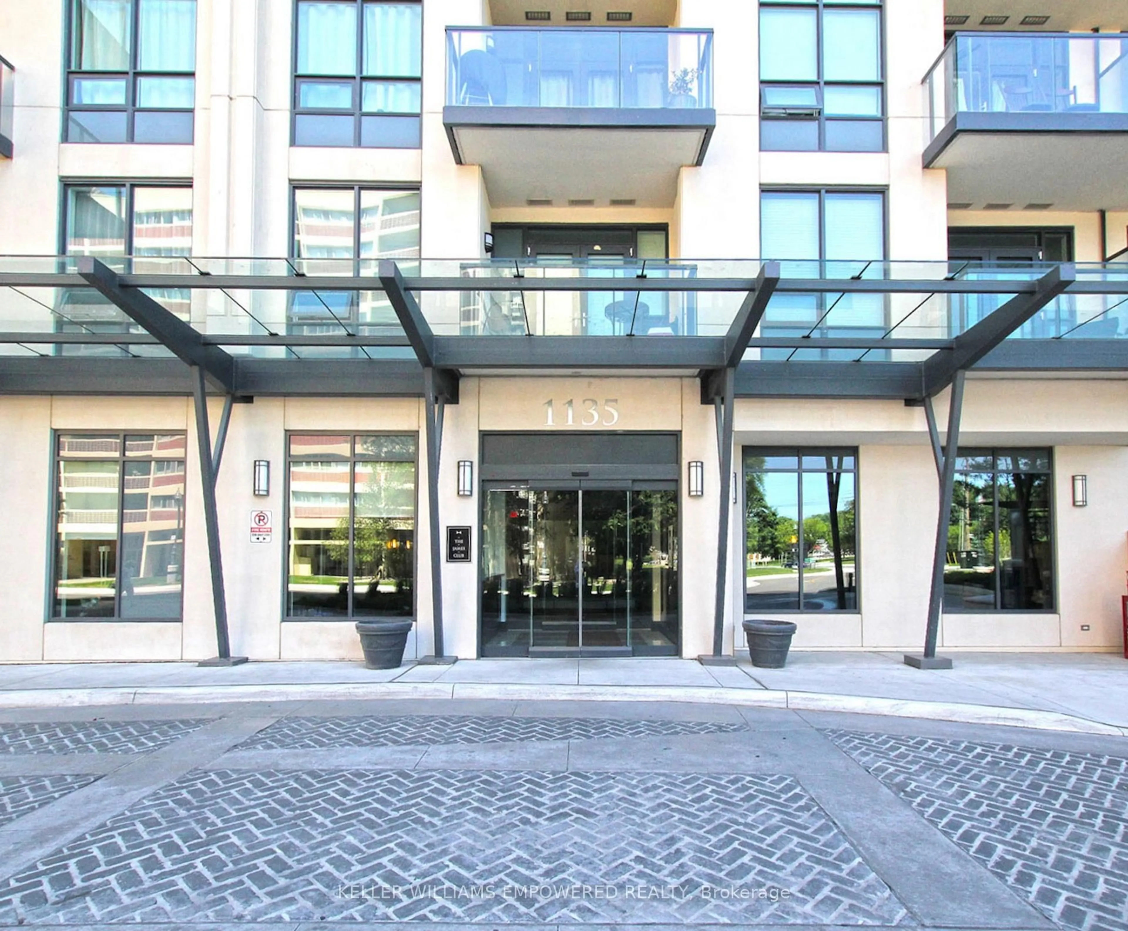 Indoor foyer for 1135 Royal York Rd #1406, Toronto Ontario M9A 0C3