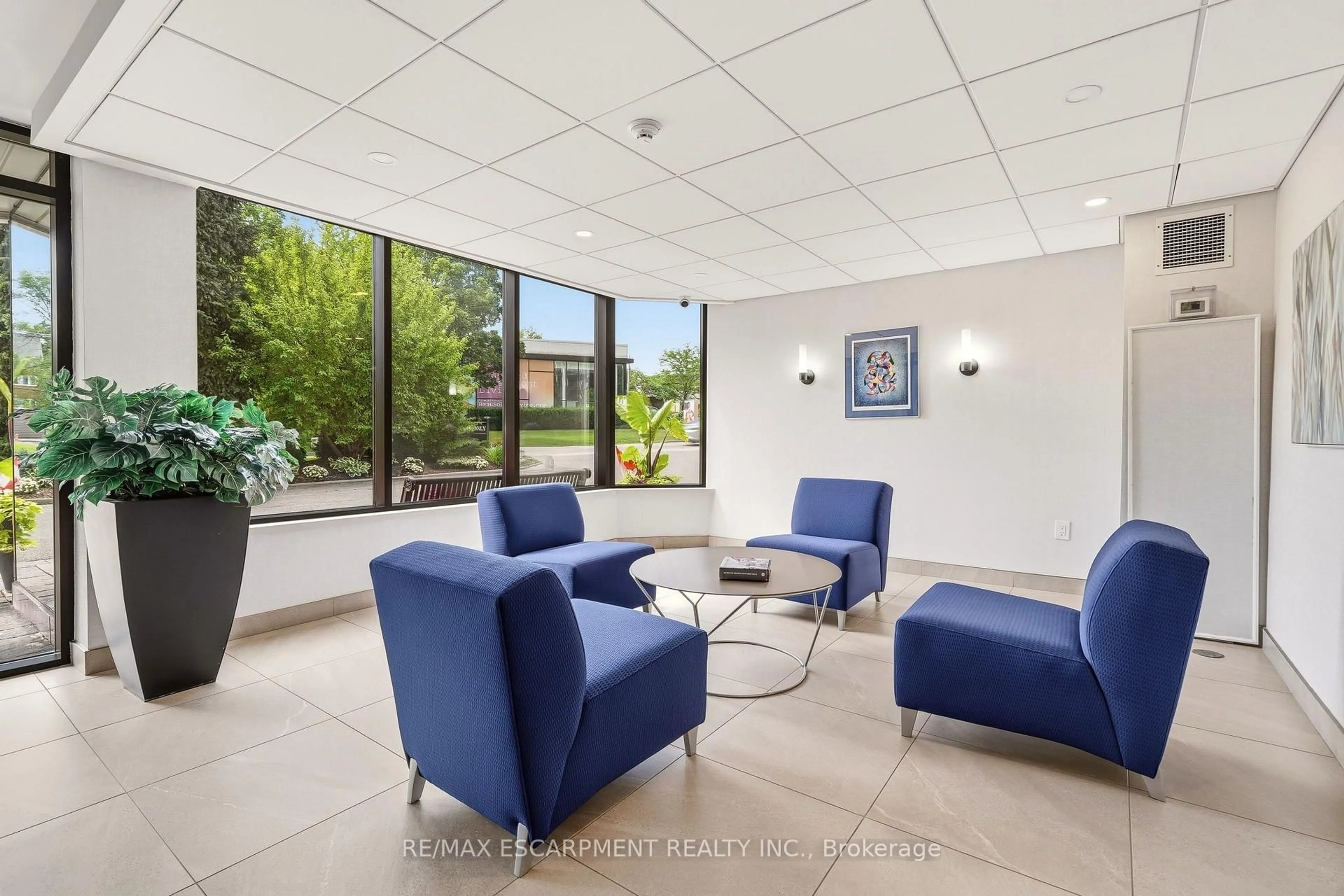 Lobby for 2121 Lakeshore Rd #507, Burlington Ontario L7R 1C9