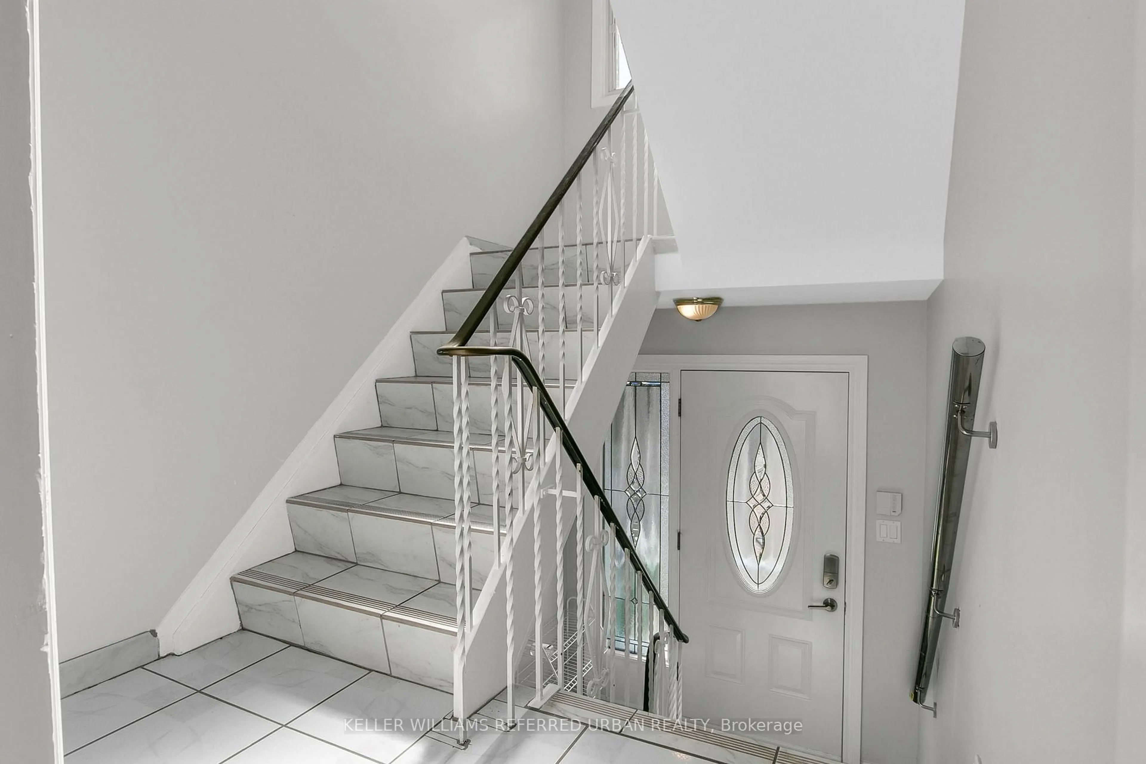 Stairs for 663 Brock Ave, Toronto Ontario M6H 3P1